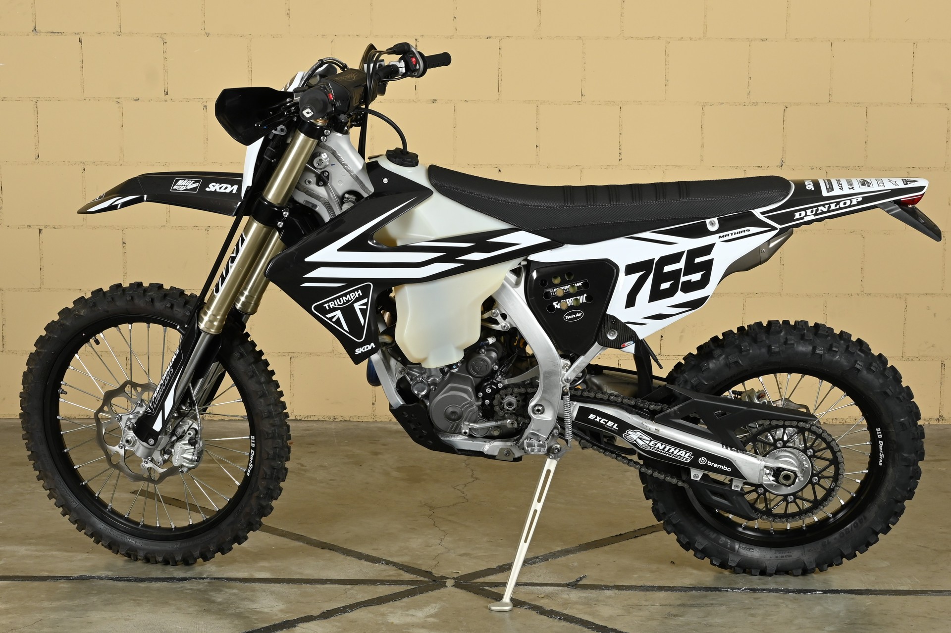 TRIUMPH TF 250 E-showroom-element-3