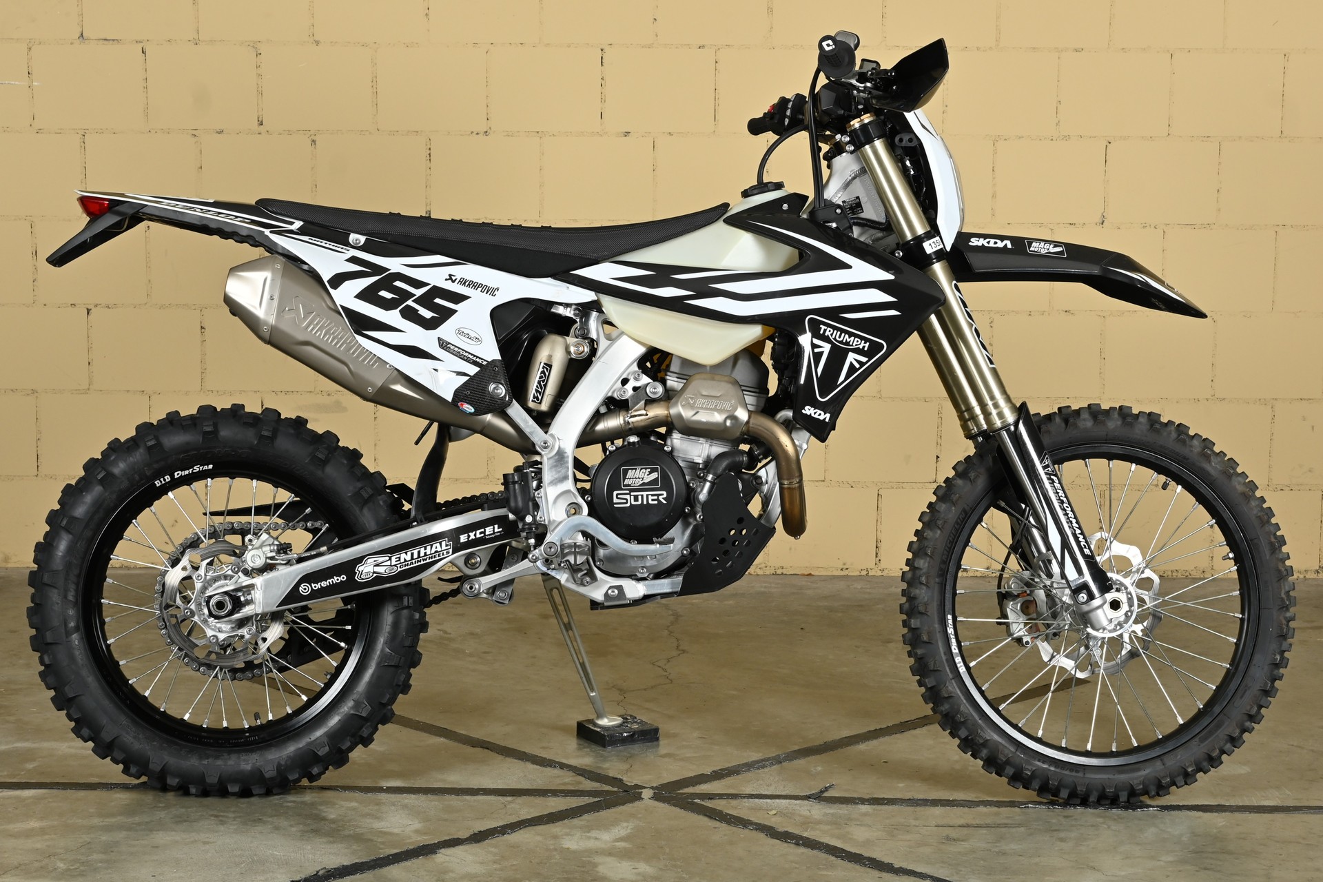 TRIUMPH TF 250 E