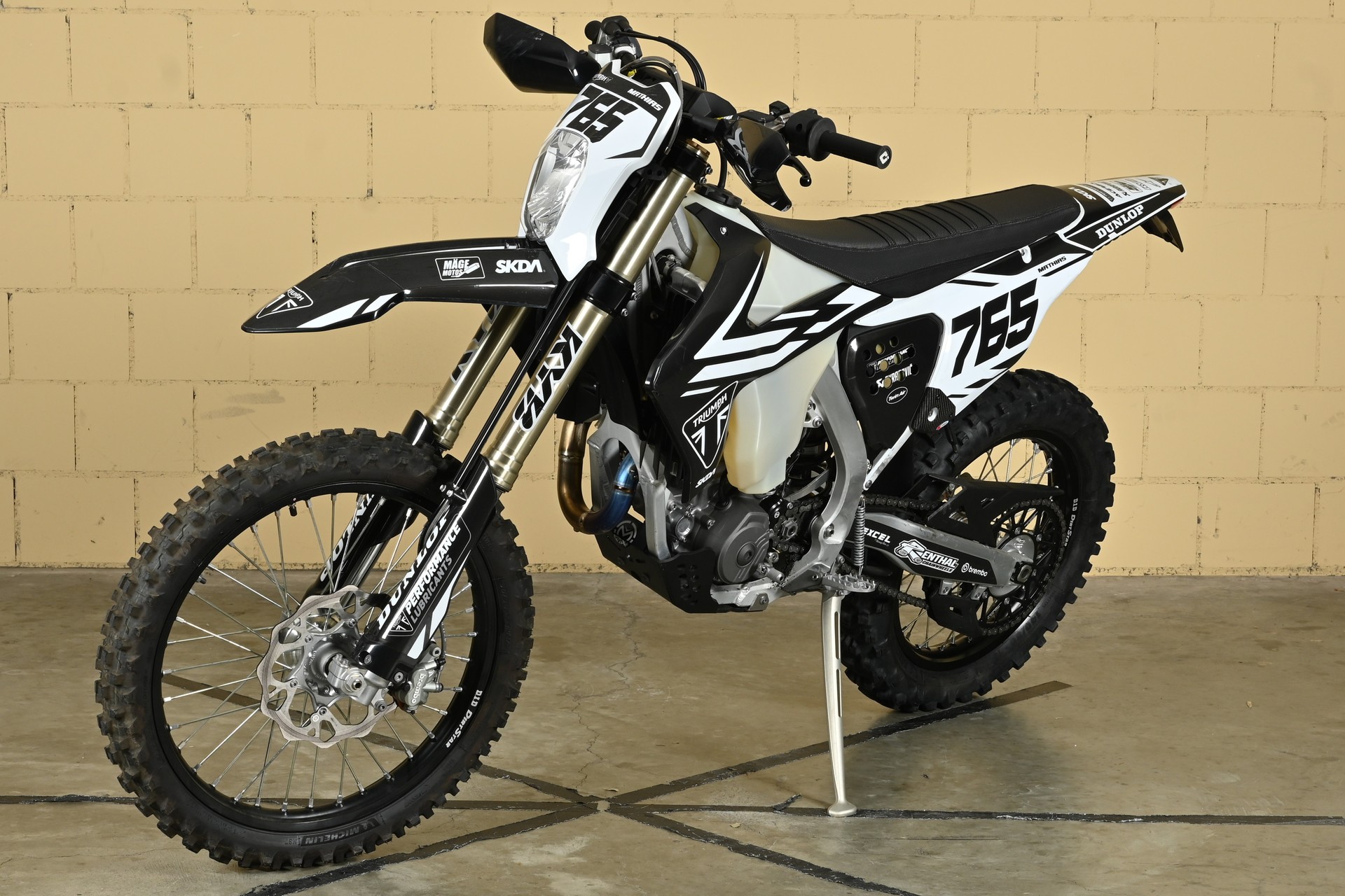 TRIUMPH TF 250 E-showroom-element-2