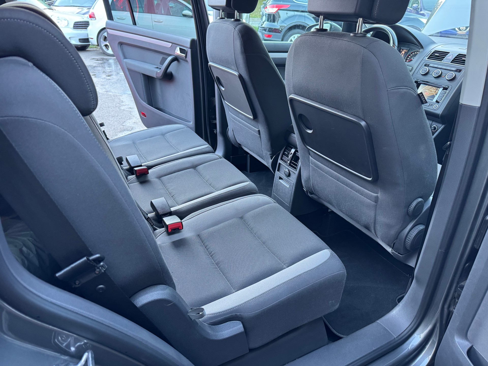 VW Touran 1.4 TSI Cup DSG-image-11