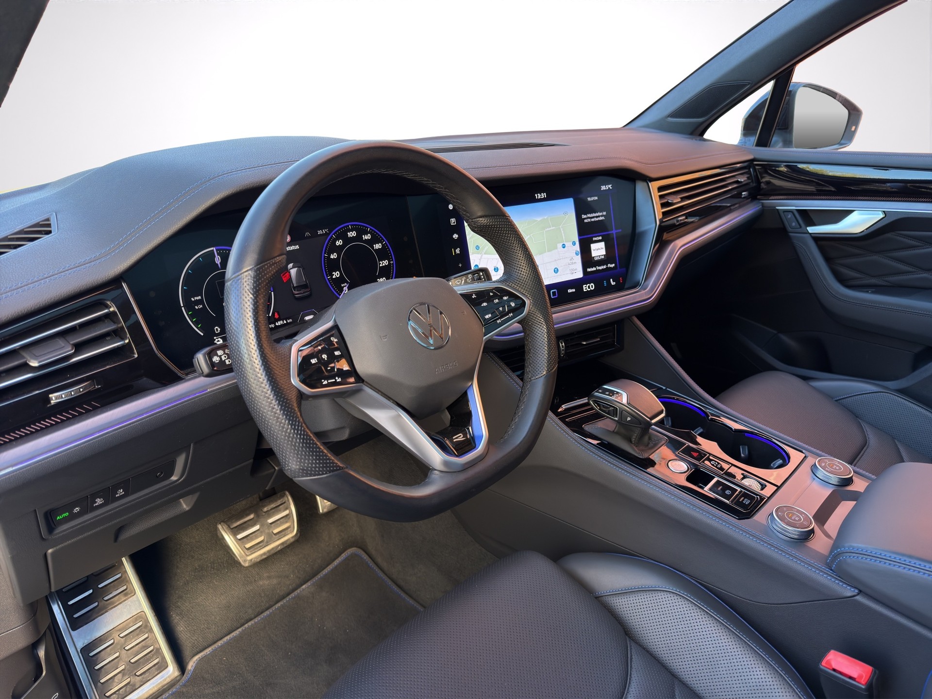VW Touareg 3.0 TSI eHybrid R-Line Tiptronic-image-10