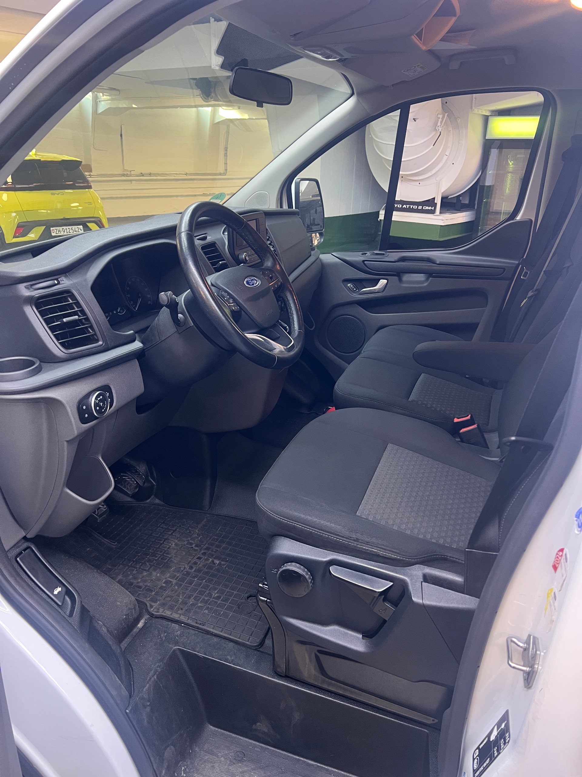 FORD 2.0 TDCi 105 Ambiente-image-3