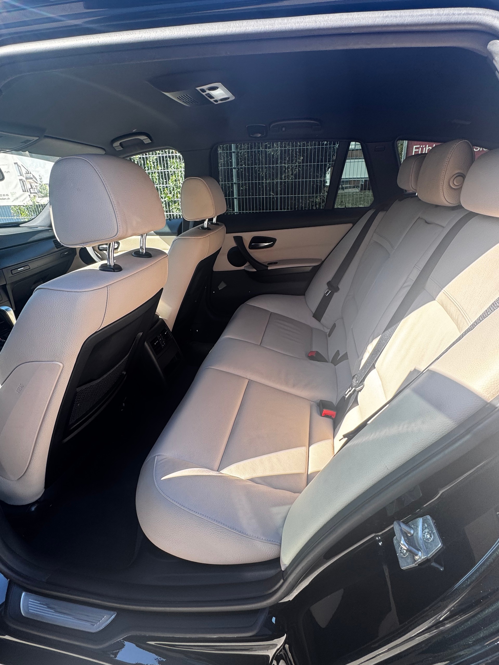 BMW 330d xDrive Touring Steptronic-image-11