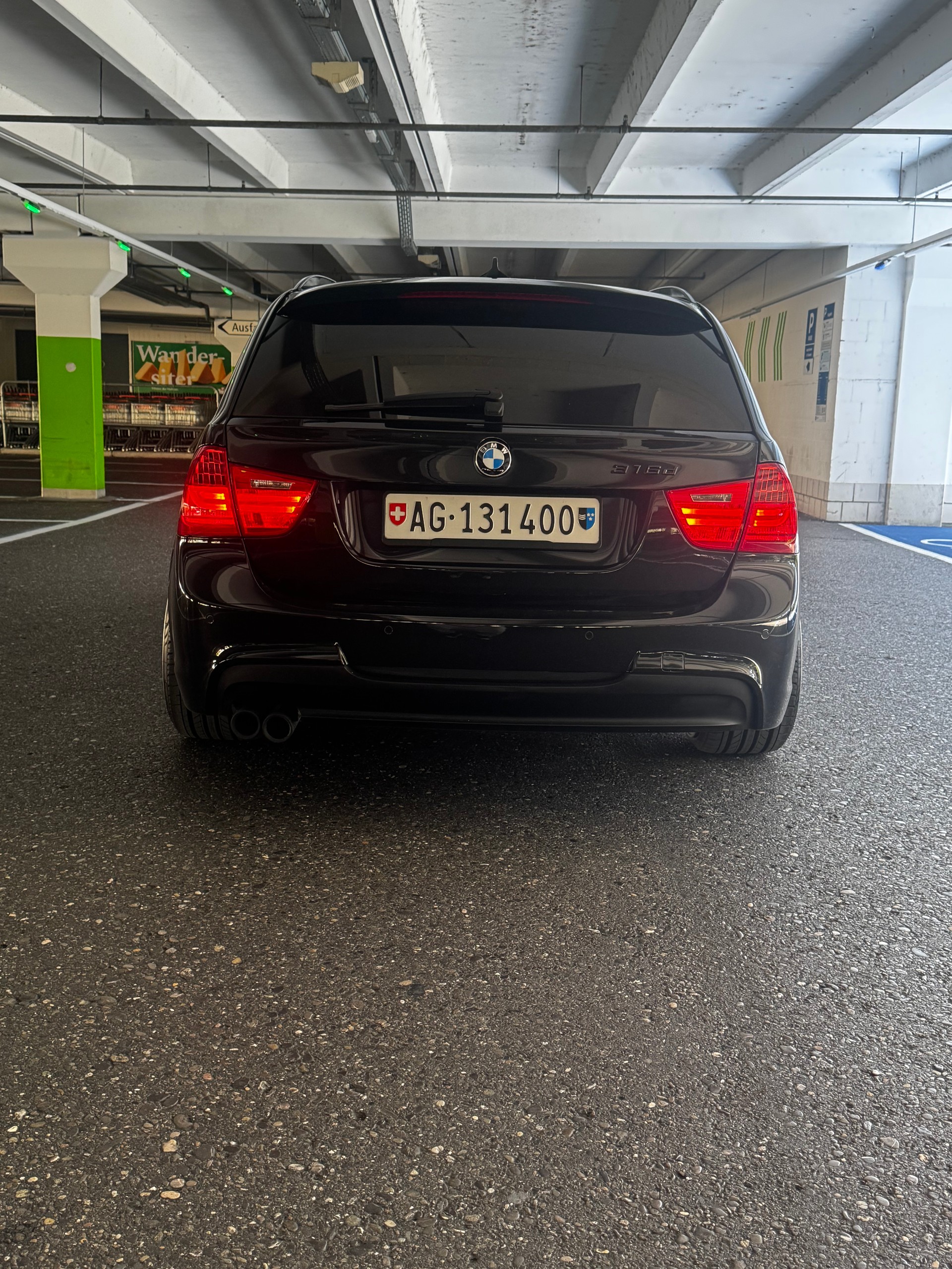 BMW 330d xDrive Touring Steptronic-image-12