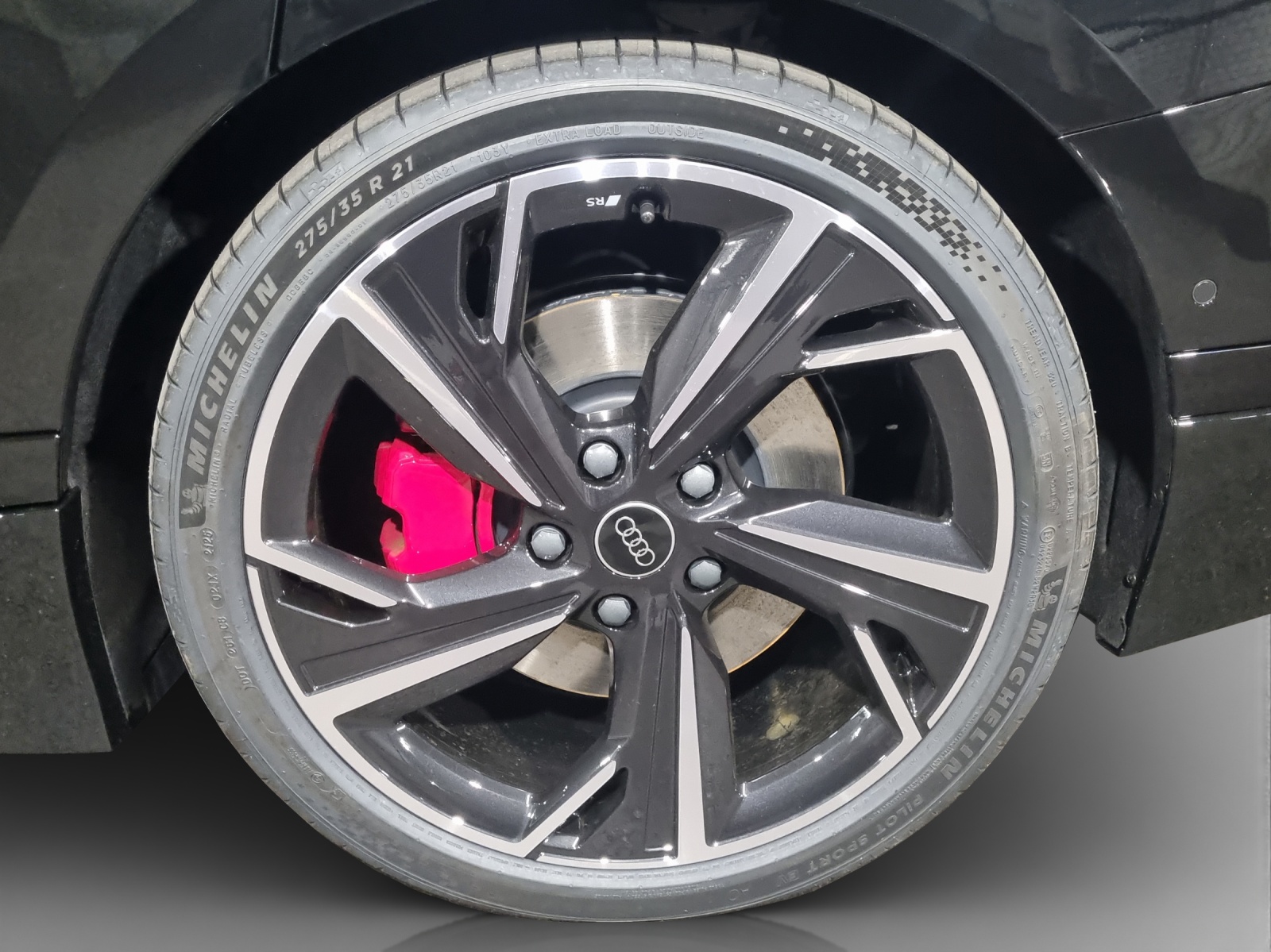AUDI A6 Avant e-tron quattro-image-13