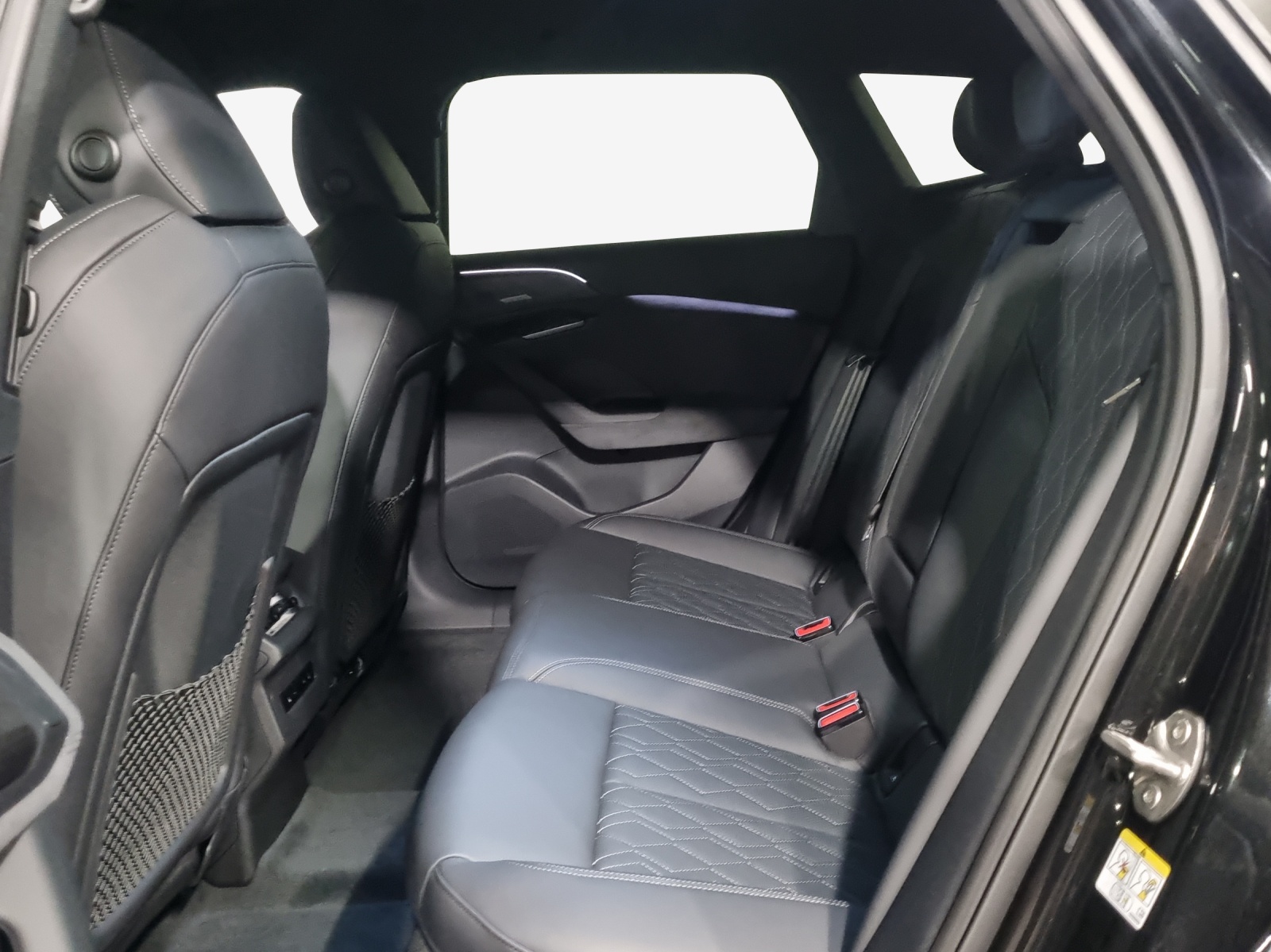 AUDI A6 Avant e-tron quattro-image-11