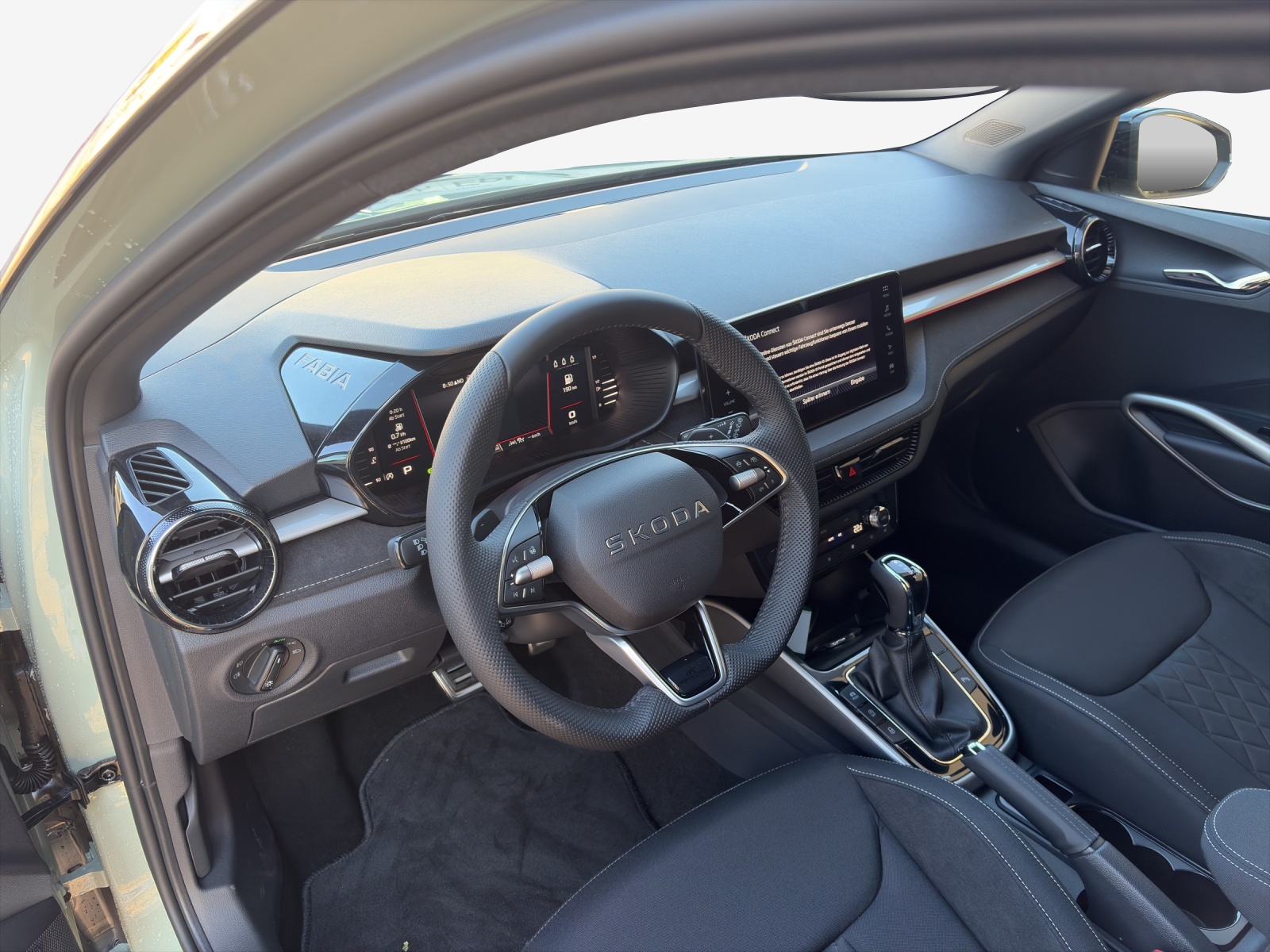 SKODA Fabia 1.0 TSI Monte Carlo DSG-image-9