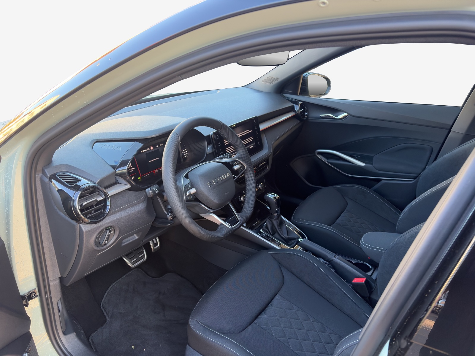 SKODA Fabia 1.0 TSI Monte Carlo DSG-image-7