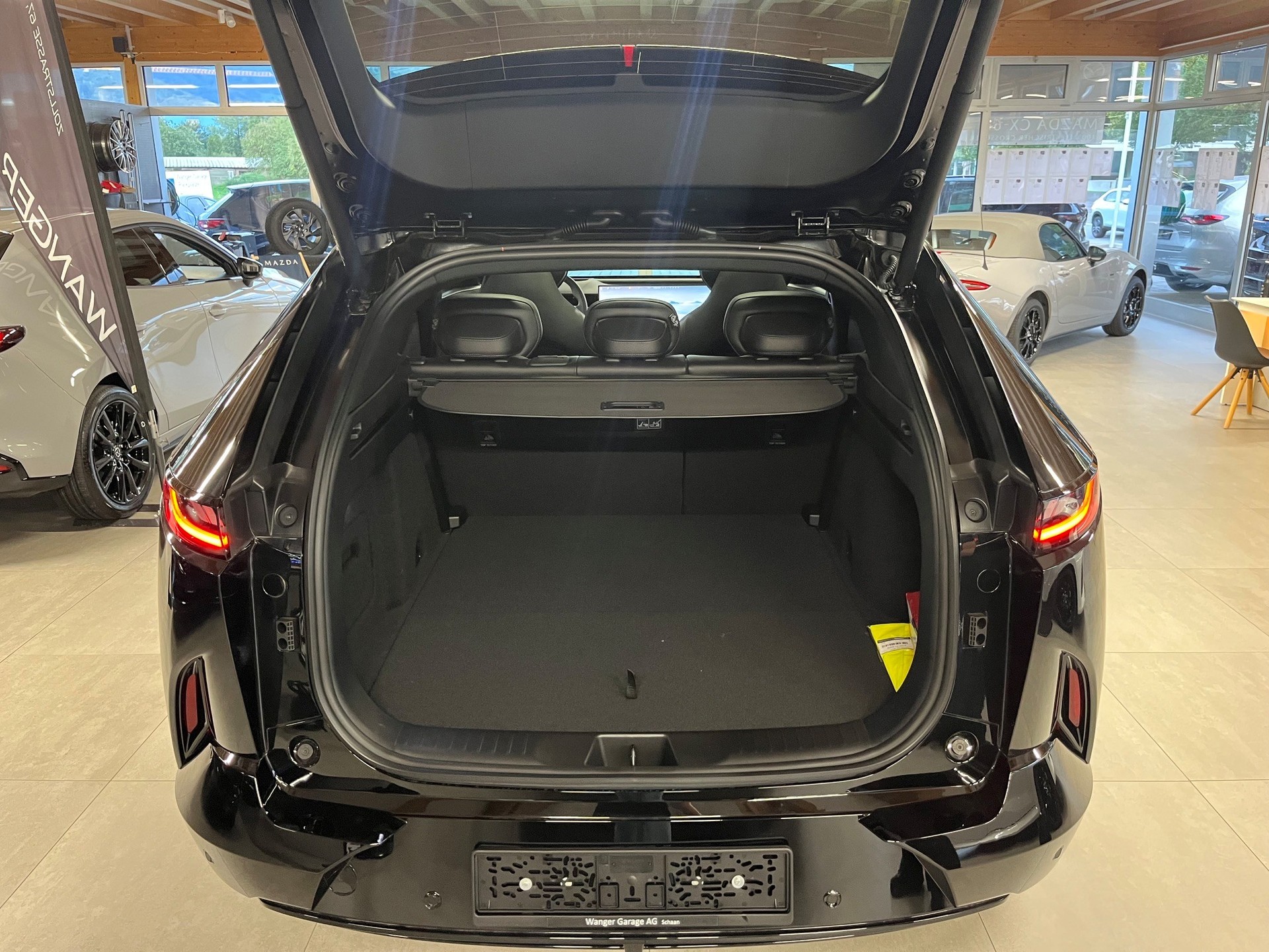MAZDA CX-6e 68,8 kWh Takumi-image-8