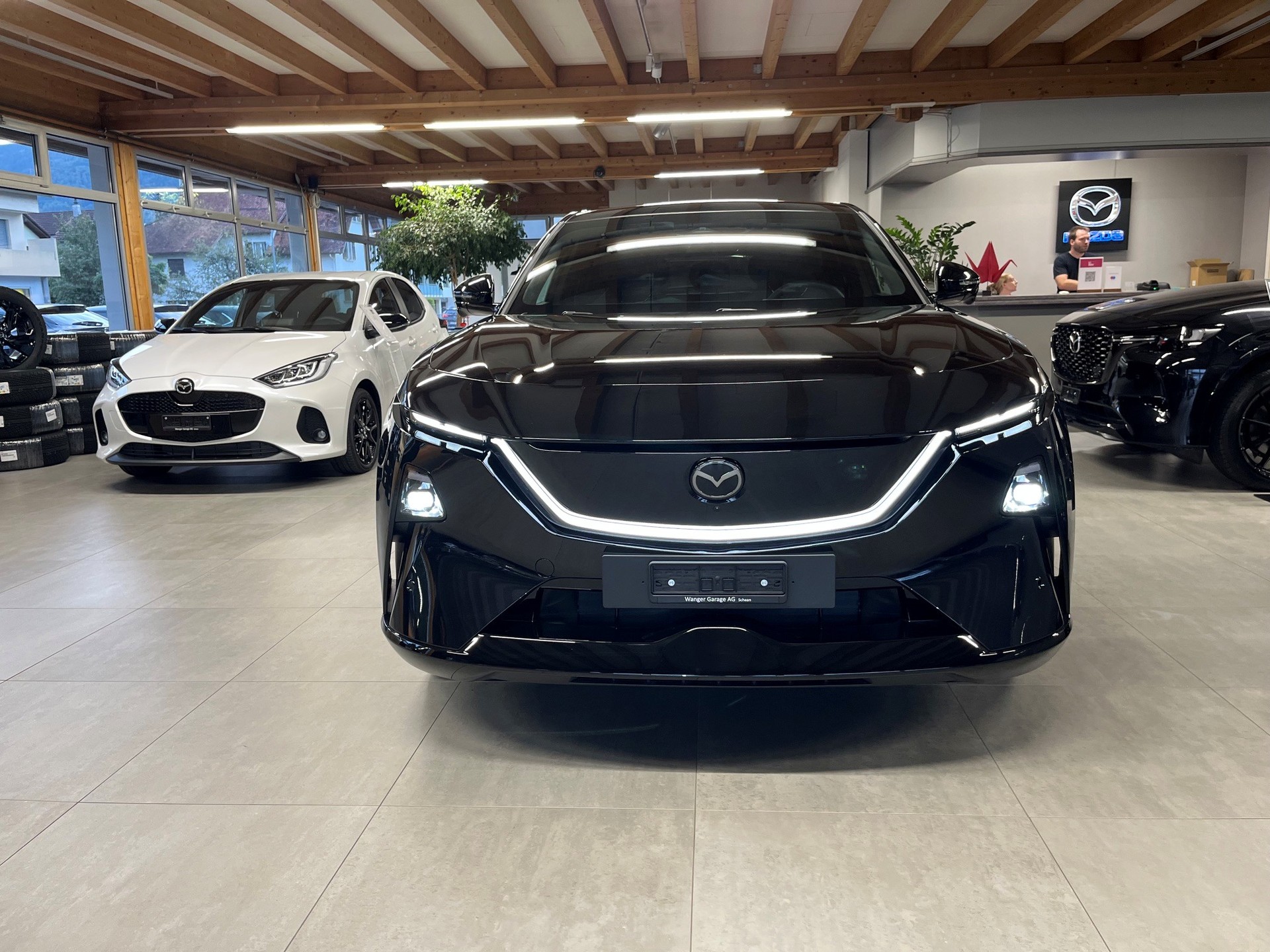 MAZDA CX-6e 68,8 kWh Takumi-image-1
