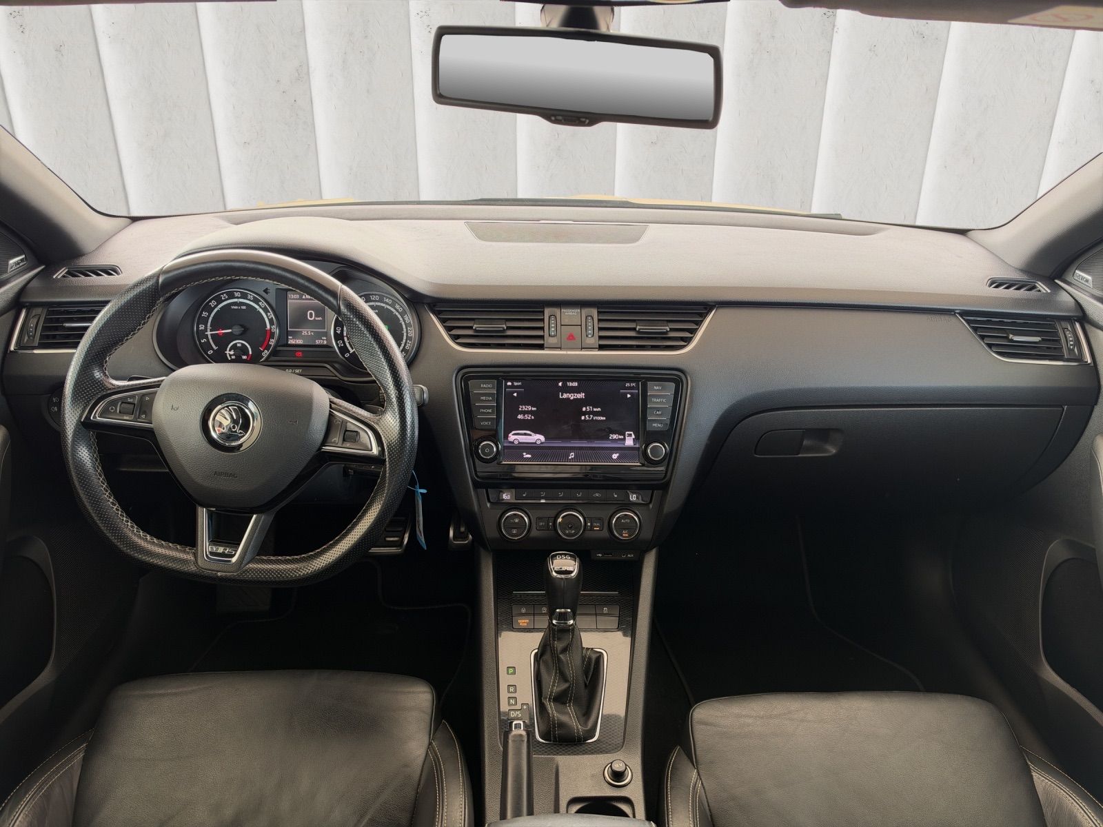 SKODA Octavia Combi 2.0 TDI RS DSG-image-11