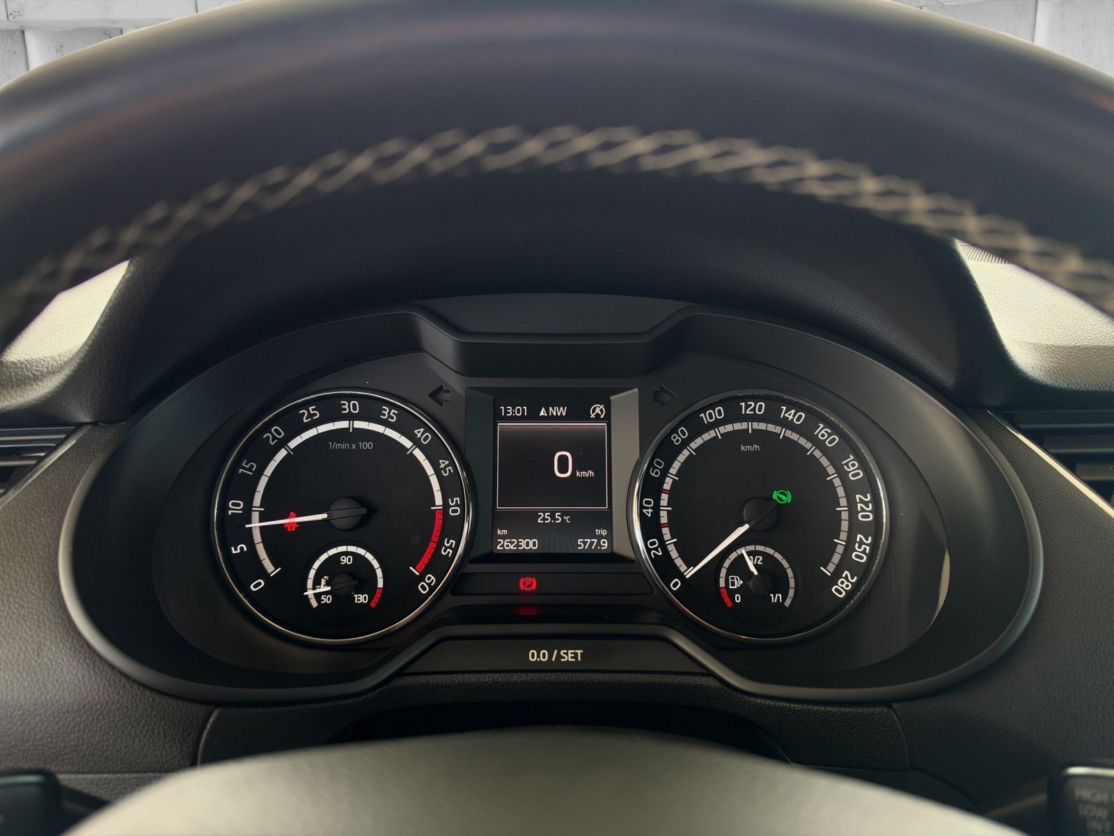 SKODA Octavia Combi 2.0 TDI RS DSG-image-10