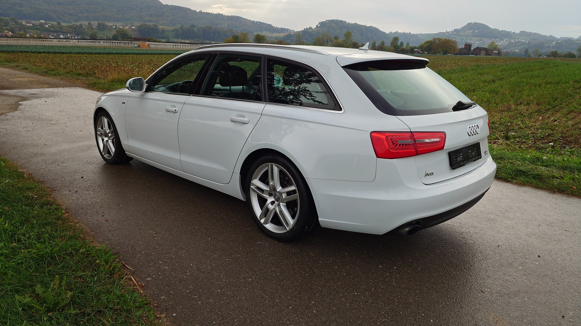 AUDI A6 Avant 3.0 TFSI V6 quattro S-tronic-image-2
