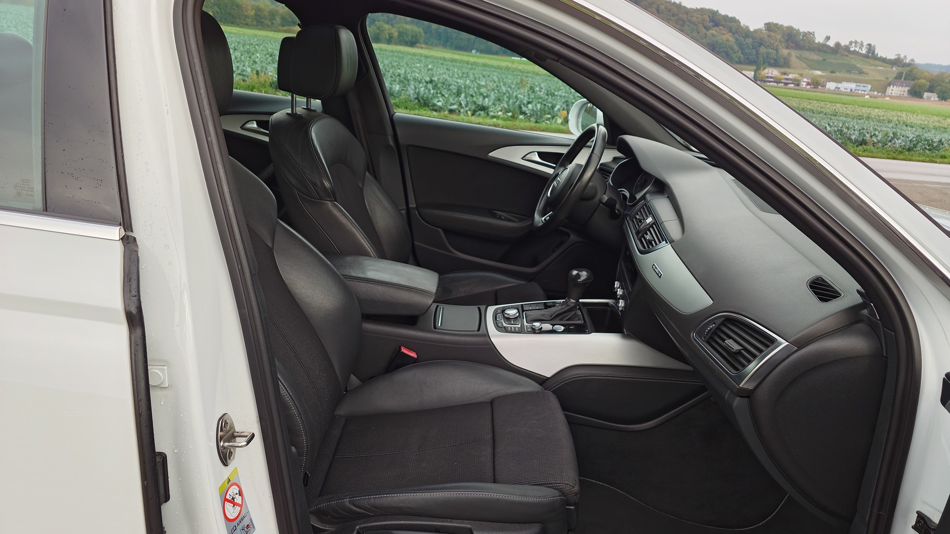 AUDI A6 Avant 3.0 TFSI V6 quattro S-tronic-image-11