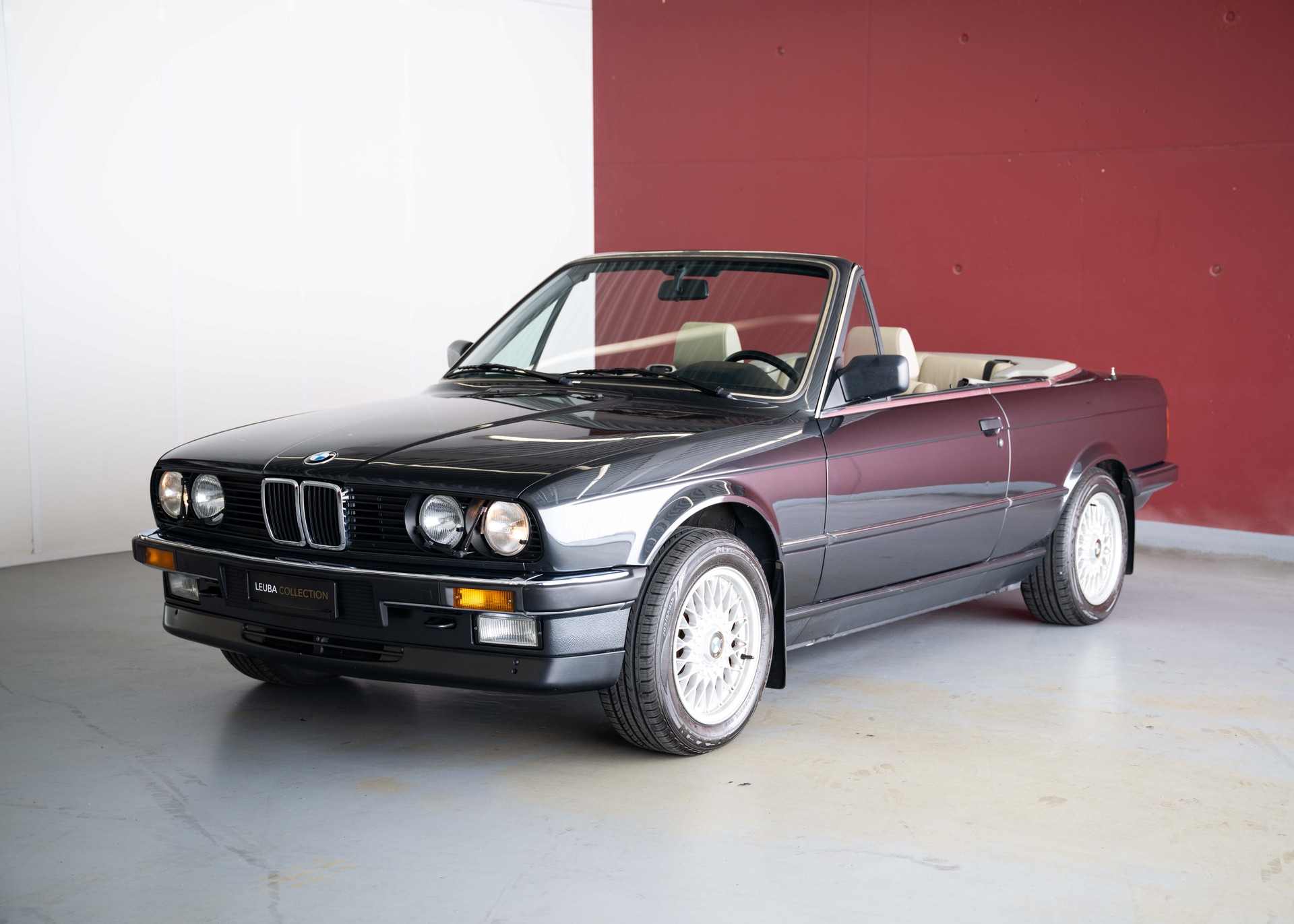 BMW 325i E30 Cabrio (1st hand Swiss car, fully documented, never restored, 1st paint)-image-8