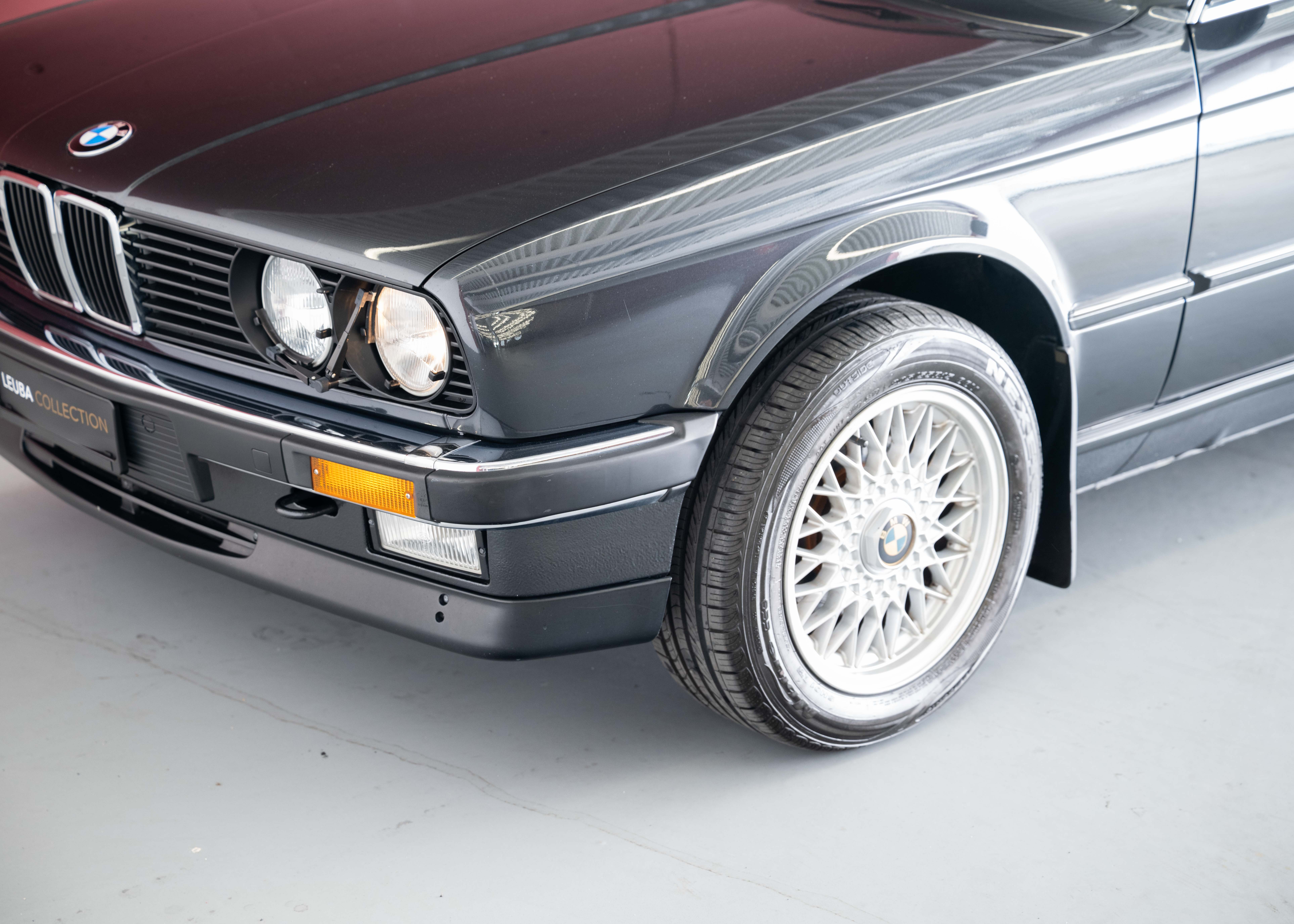 Image BMW 325 325i E30 Cabrio (1st hand Swiss car, fully documented, never restored, 1st paint)