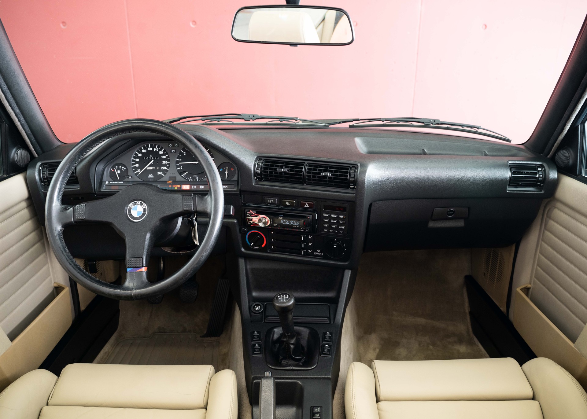 BMW 325i E30 Cabrio (1st hand Swiss car, fully documented, never restored, 1st paint)-image-17