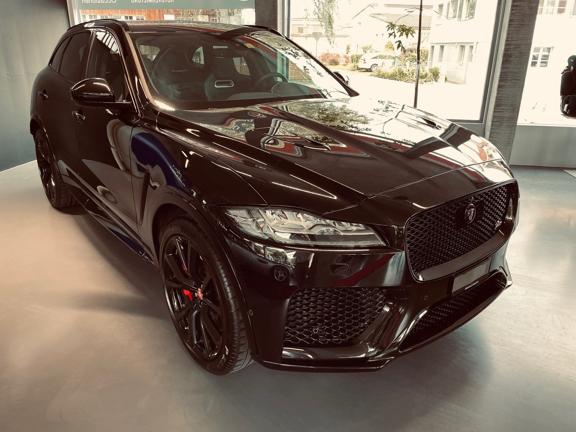 JAGUAR 5.0 V8 SVR AWD-image-0