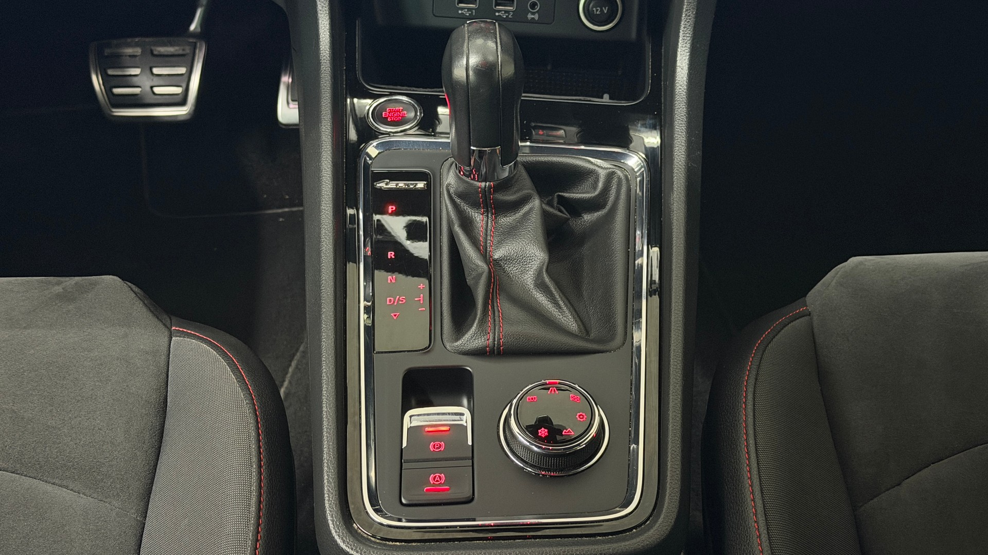 SEAT Ateca 2.0 TSI FR 4Drive DSG-image-13
