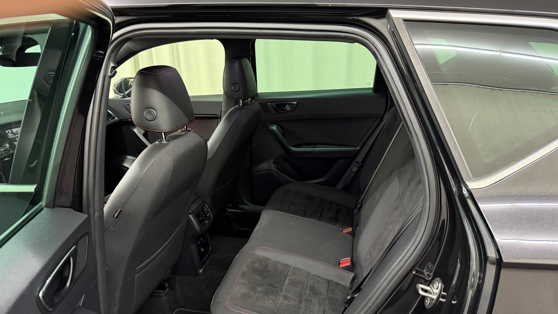 SEAT Ateca 2.0 TSI FR 4Drive DSG-image-10
