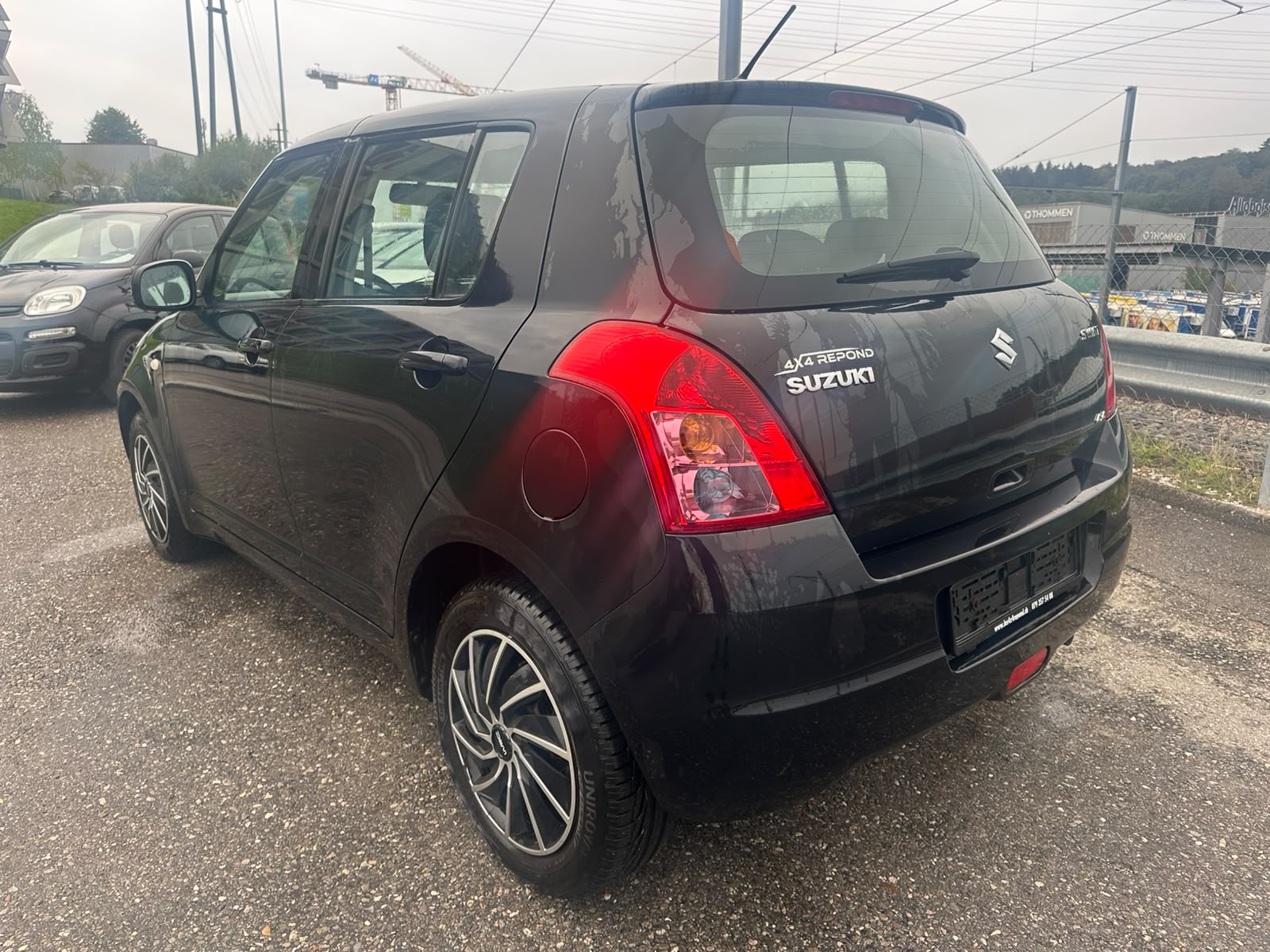 SUZUKI Swift 1.3i 16V GL 4x4-image-3