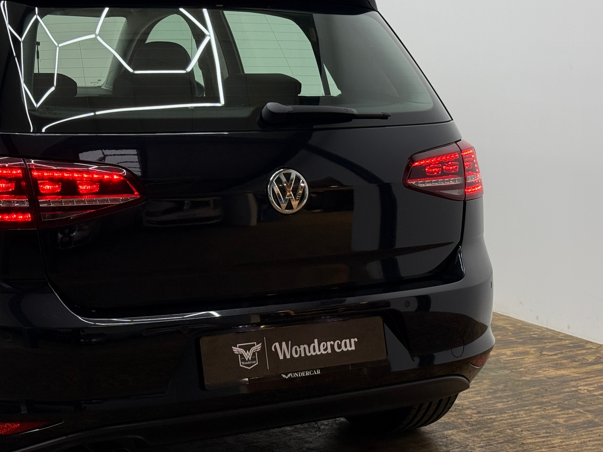VW Golf 2.0 TDI Highline 4Motion-image-12