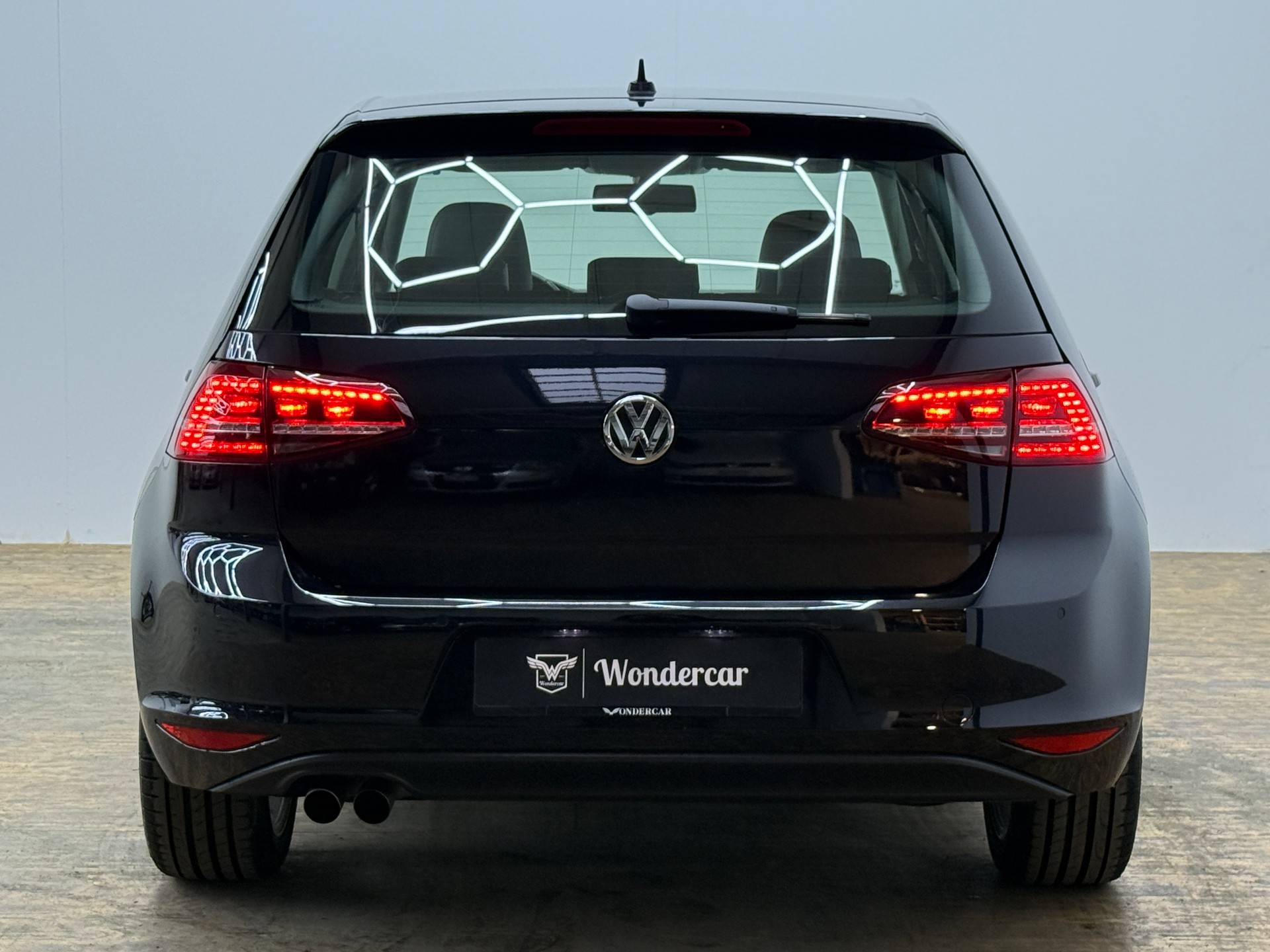VW Golf 2.0 TDI Highline 4Motion-image-11