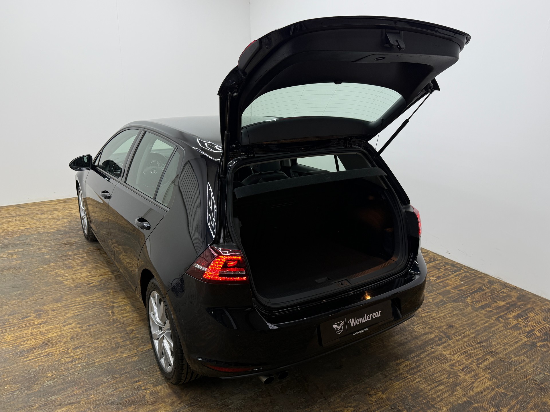 VW Golf 2.0 TDI Highline 4Motion-image-22