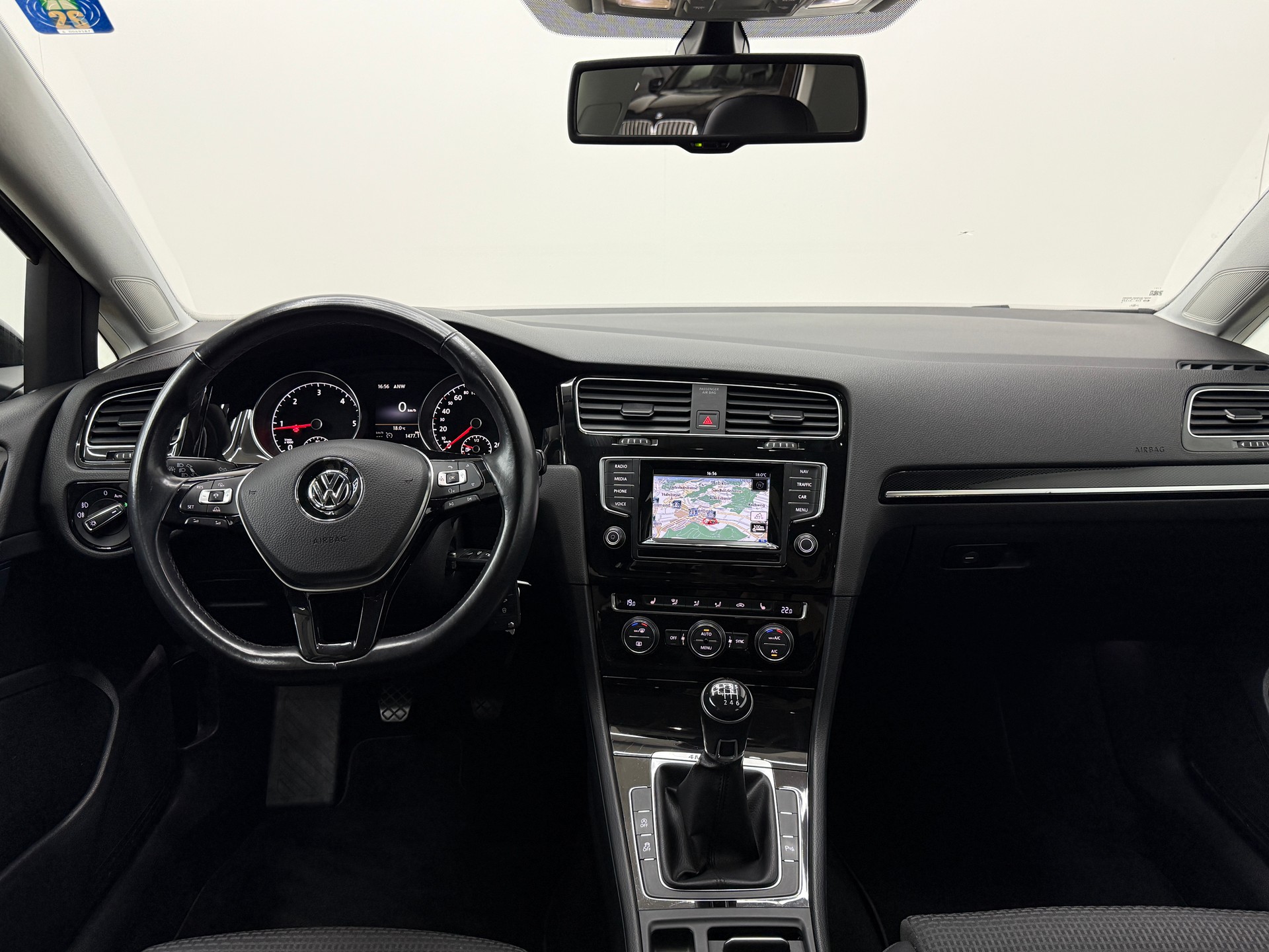 VW Golf 2.0 TDI Highline 4Motion-image-25