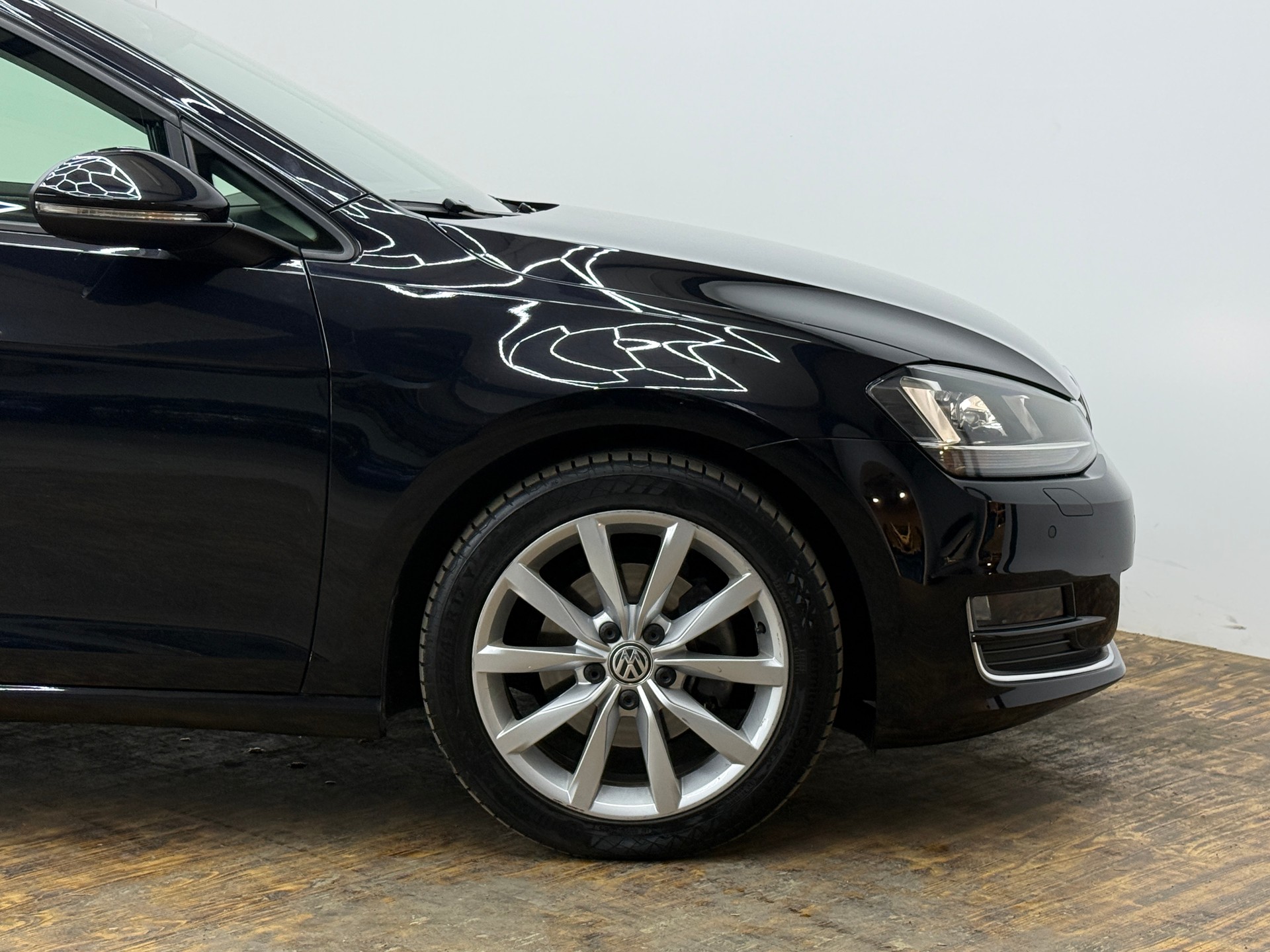 VW Golf 2.0 TDI Highline 4Motion-image-17