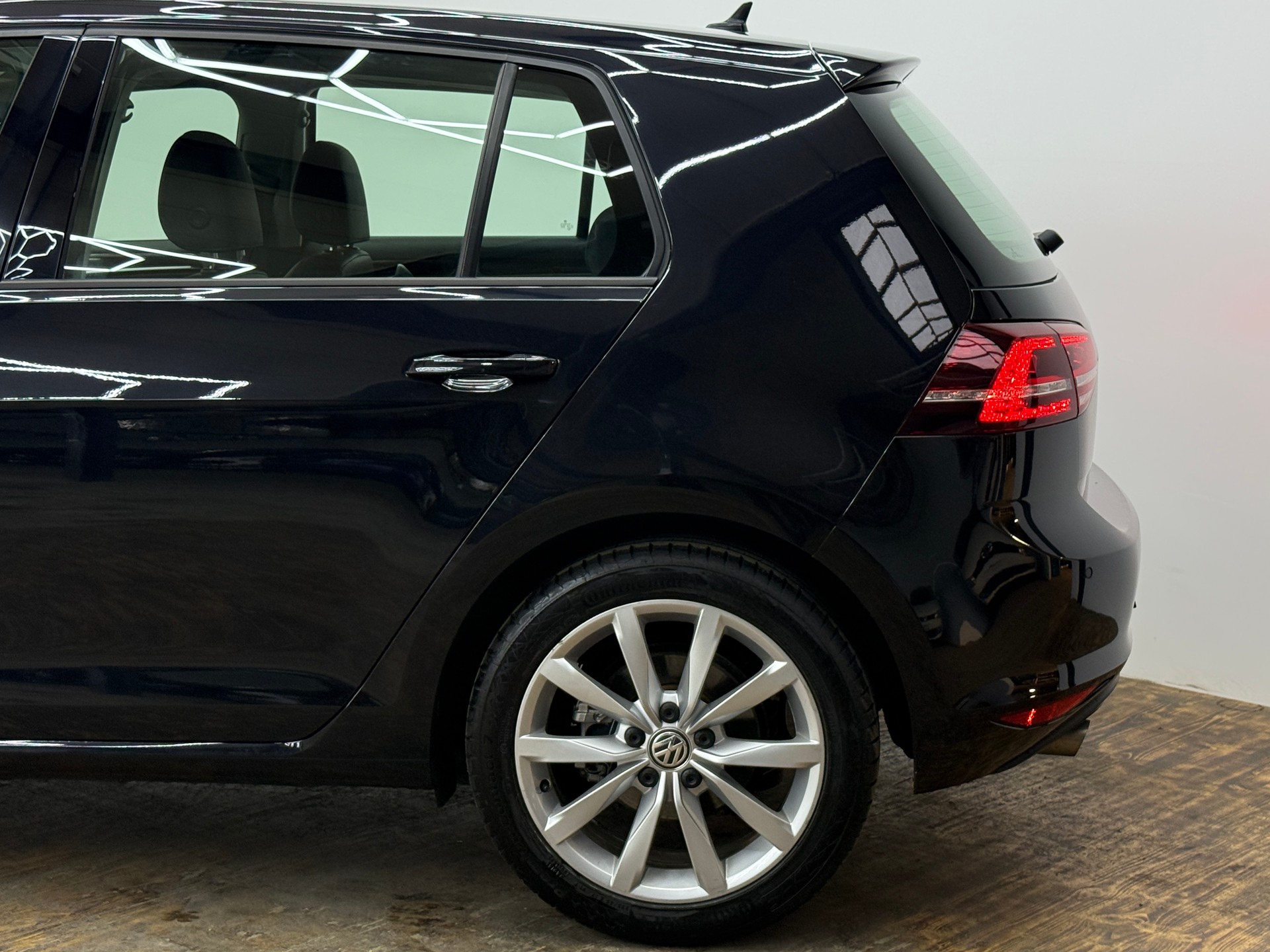 VW Golf 2.0 TDI Highline 4Motion-image-7