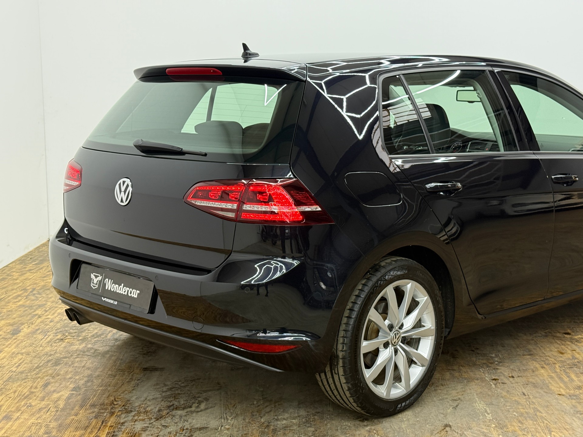 VW Golf 2.0 TDI Highline 4Motion-image-13