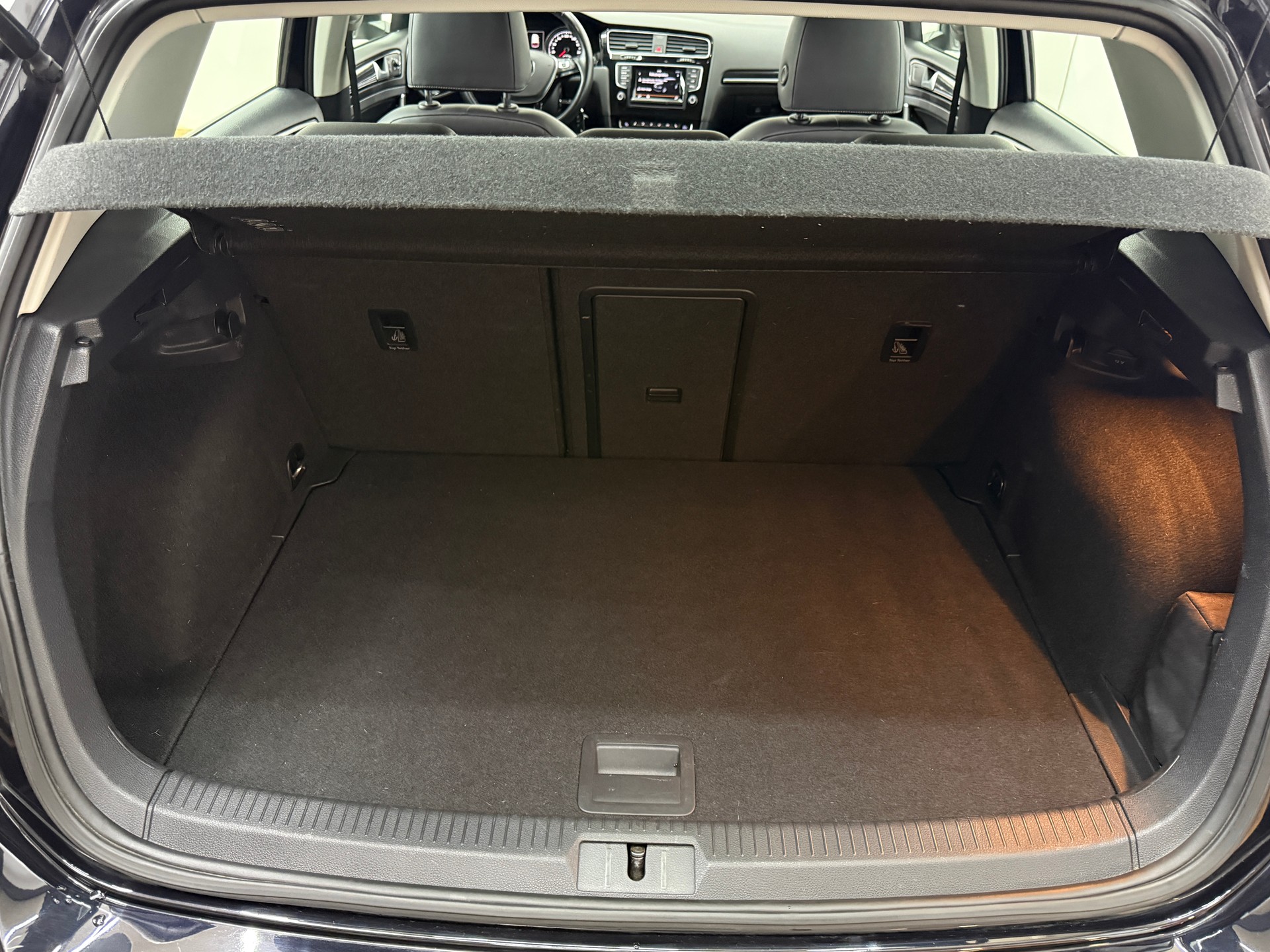 VW Golf 2.0 TDI Highline 4Motion-image-23