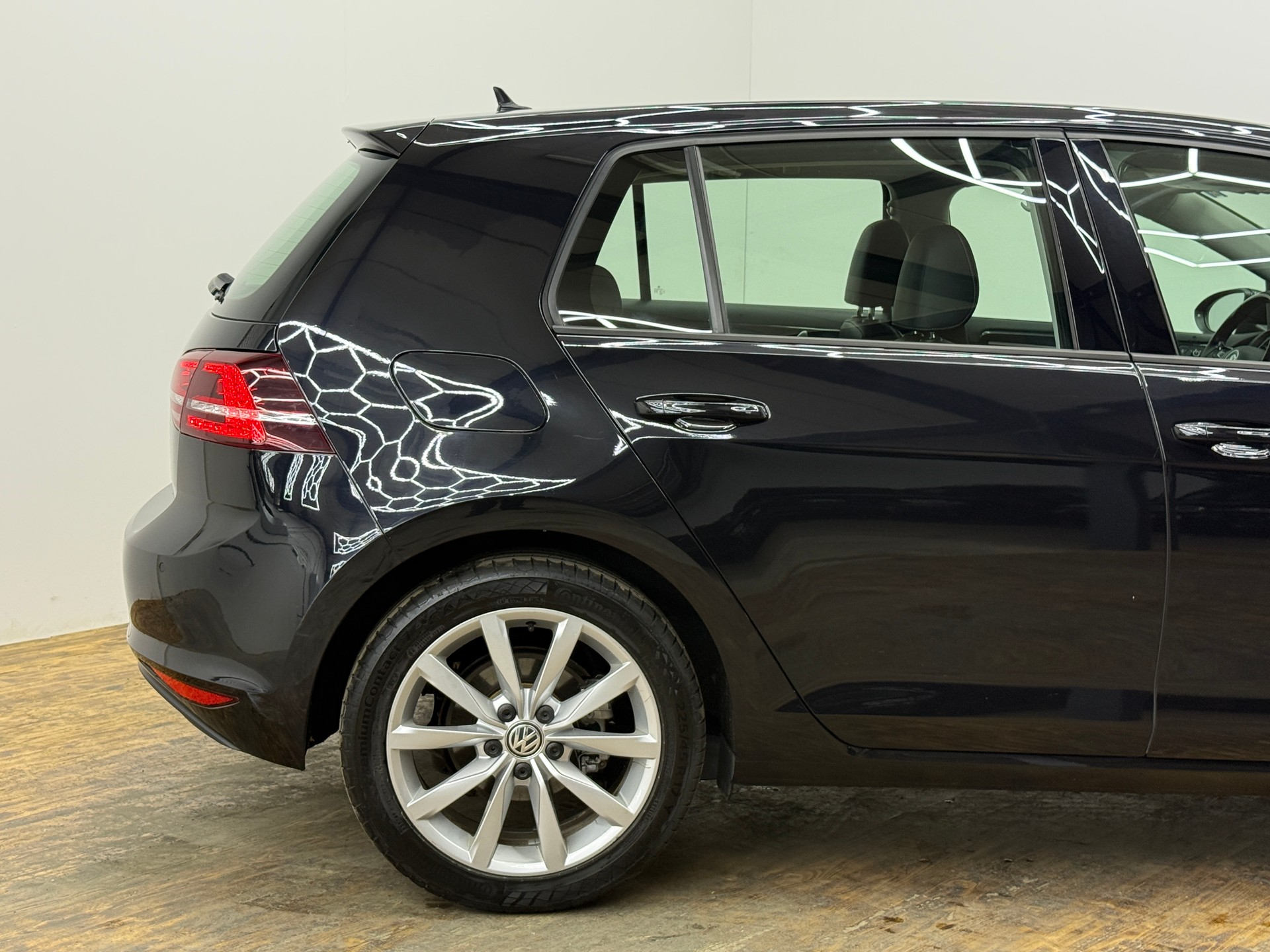 VW Golf 2.0 TDI Highline 4Motion-image-15