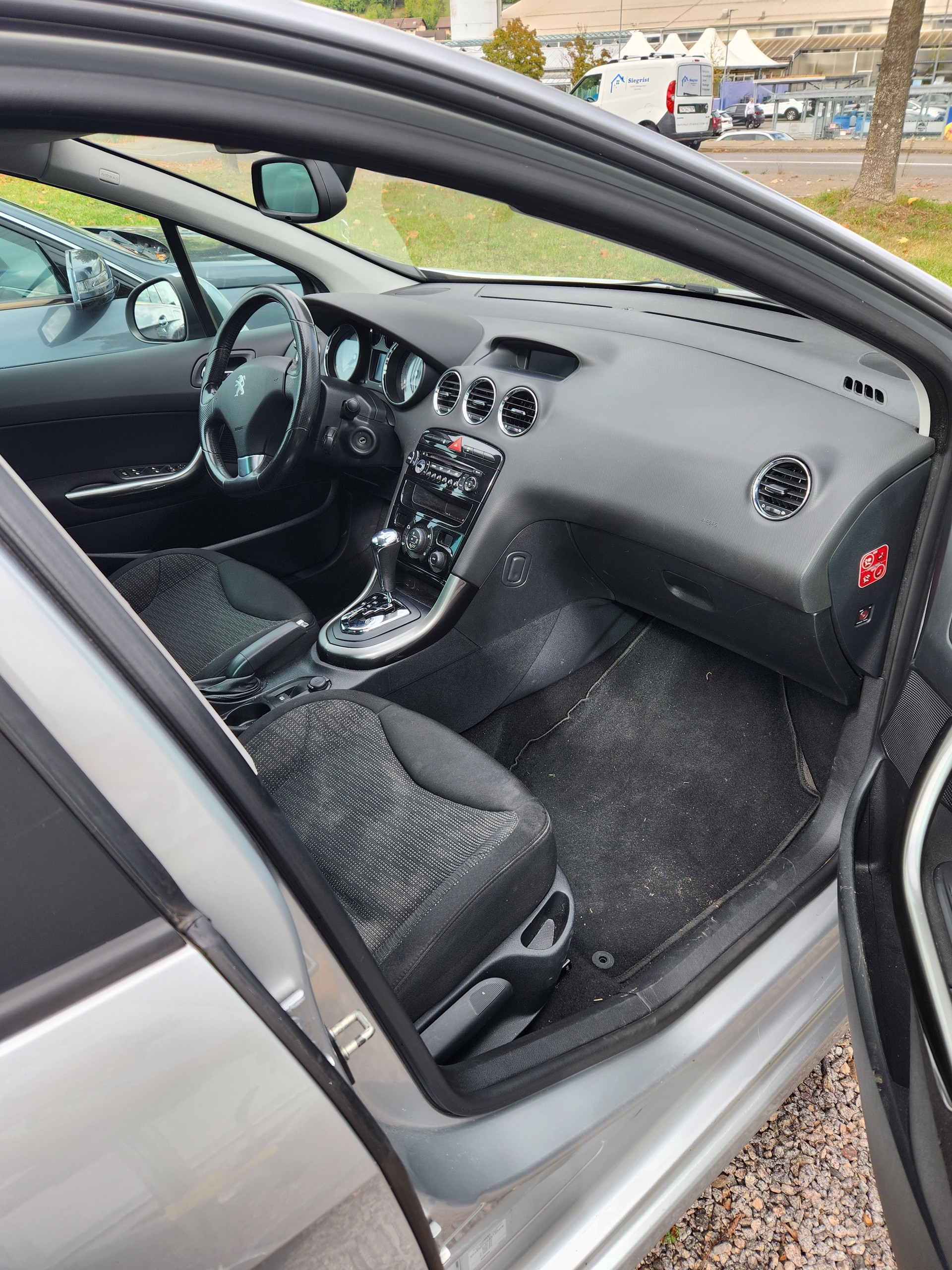 PEUGEOT 308 SW 1.6 16V Turbo Sport Pack Automatic-image-7