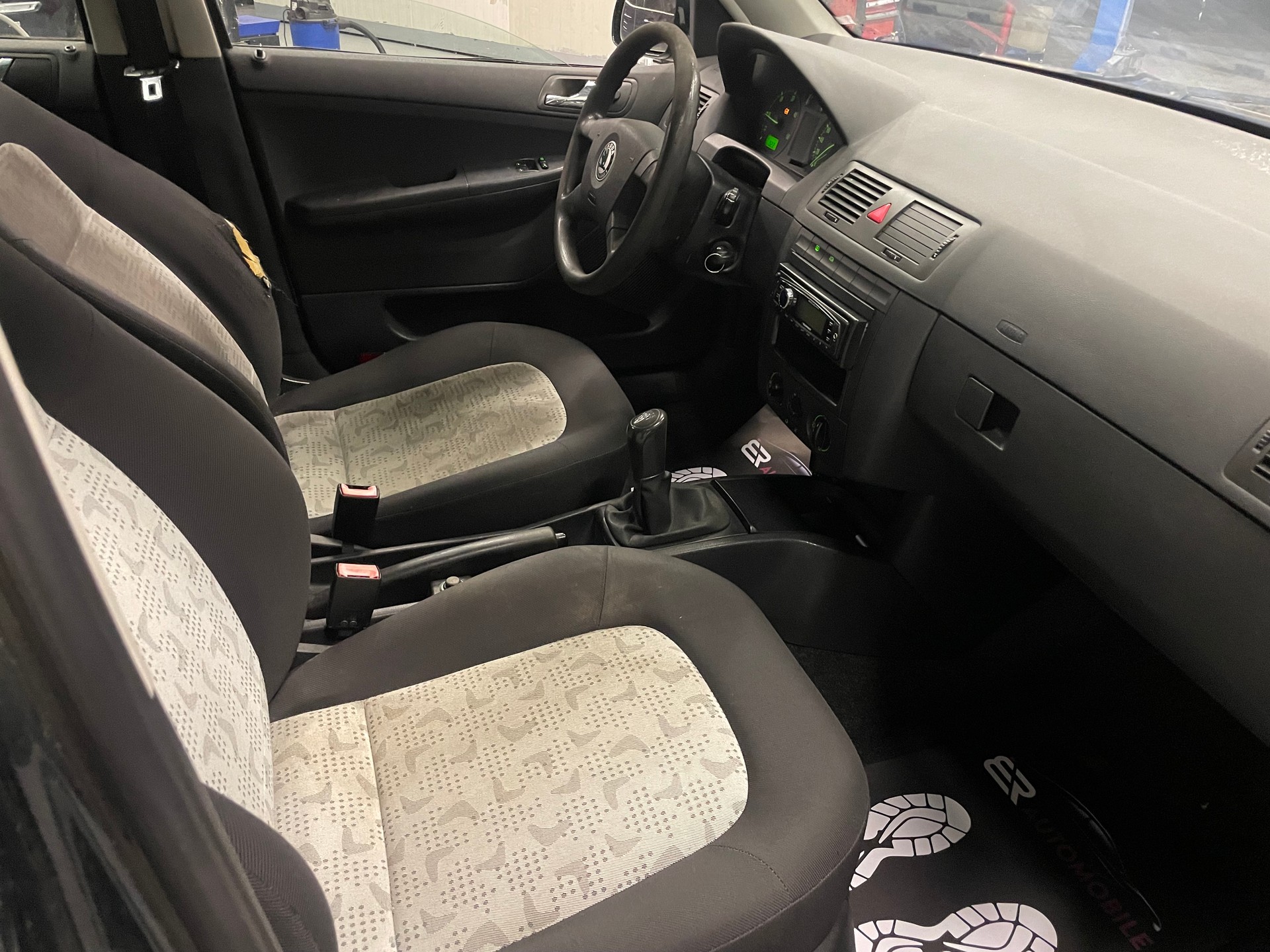 SKODA Fabia 1.9 TDI Elegance-image-9