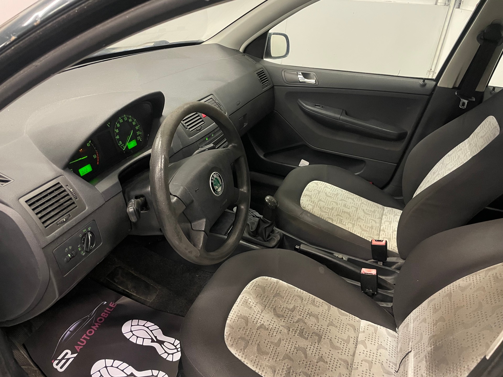 SKODA Fabia 1.9 TDI Elegance-image-10