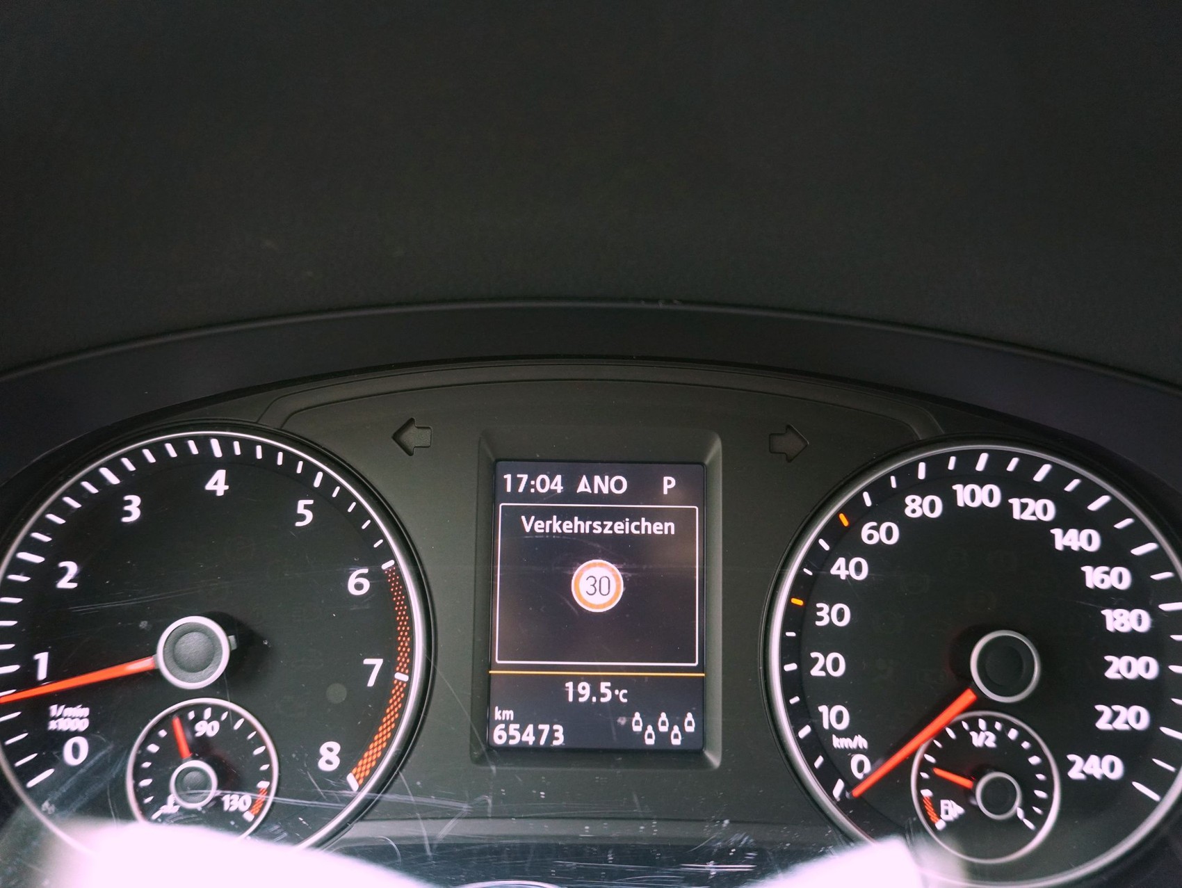 VW Sharan 1.4 TSI DSG Highline-image-19