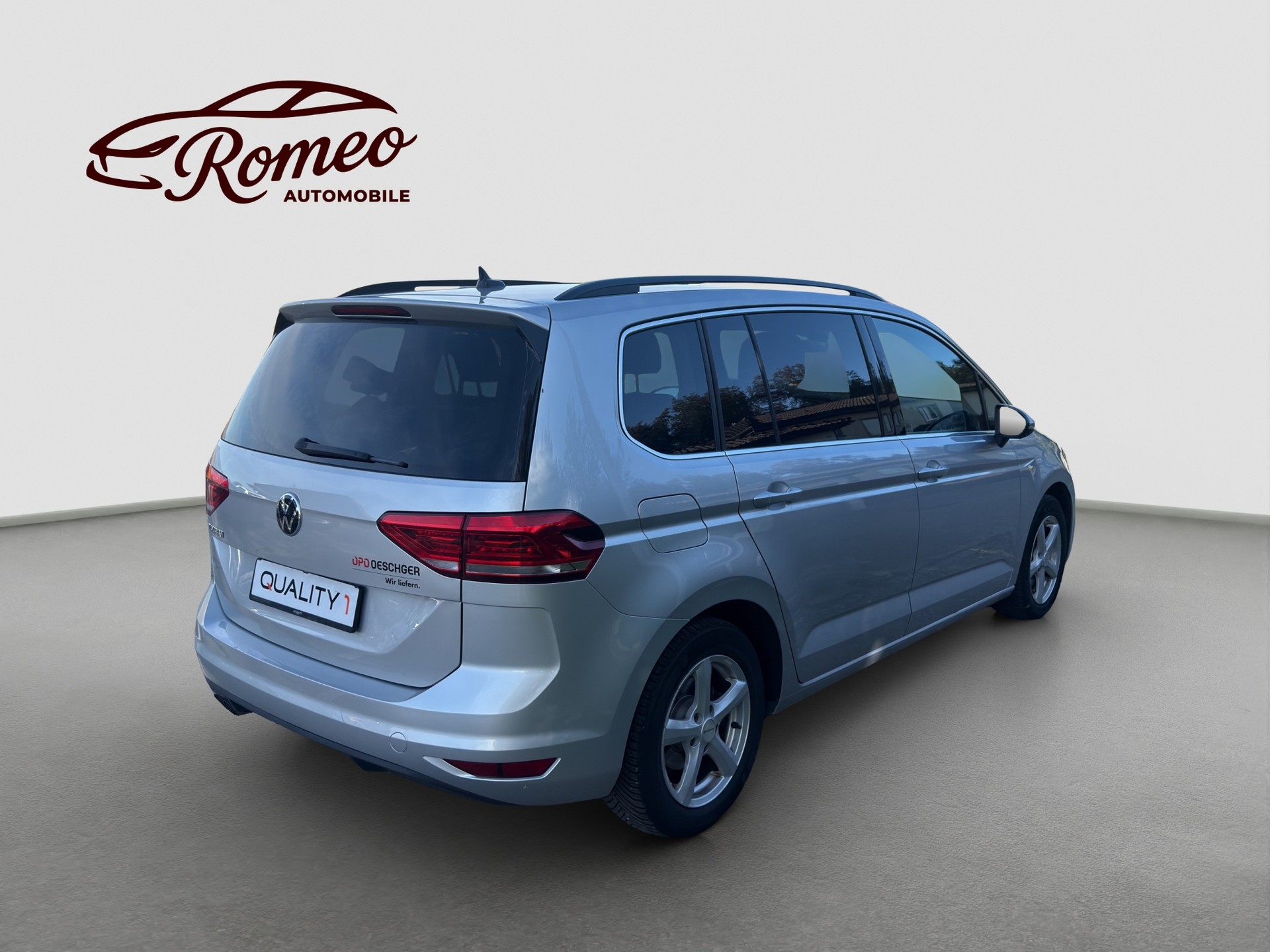 VW Touran 2.0 TDI BlueMotion Technology Comfortline DSG ** Frisch ab MFK und Service ** CH-Auto ** 1. Hand ** AHK ** Dachträger **-image-2