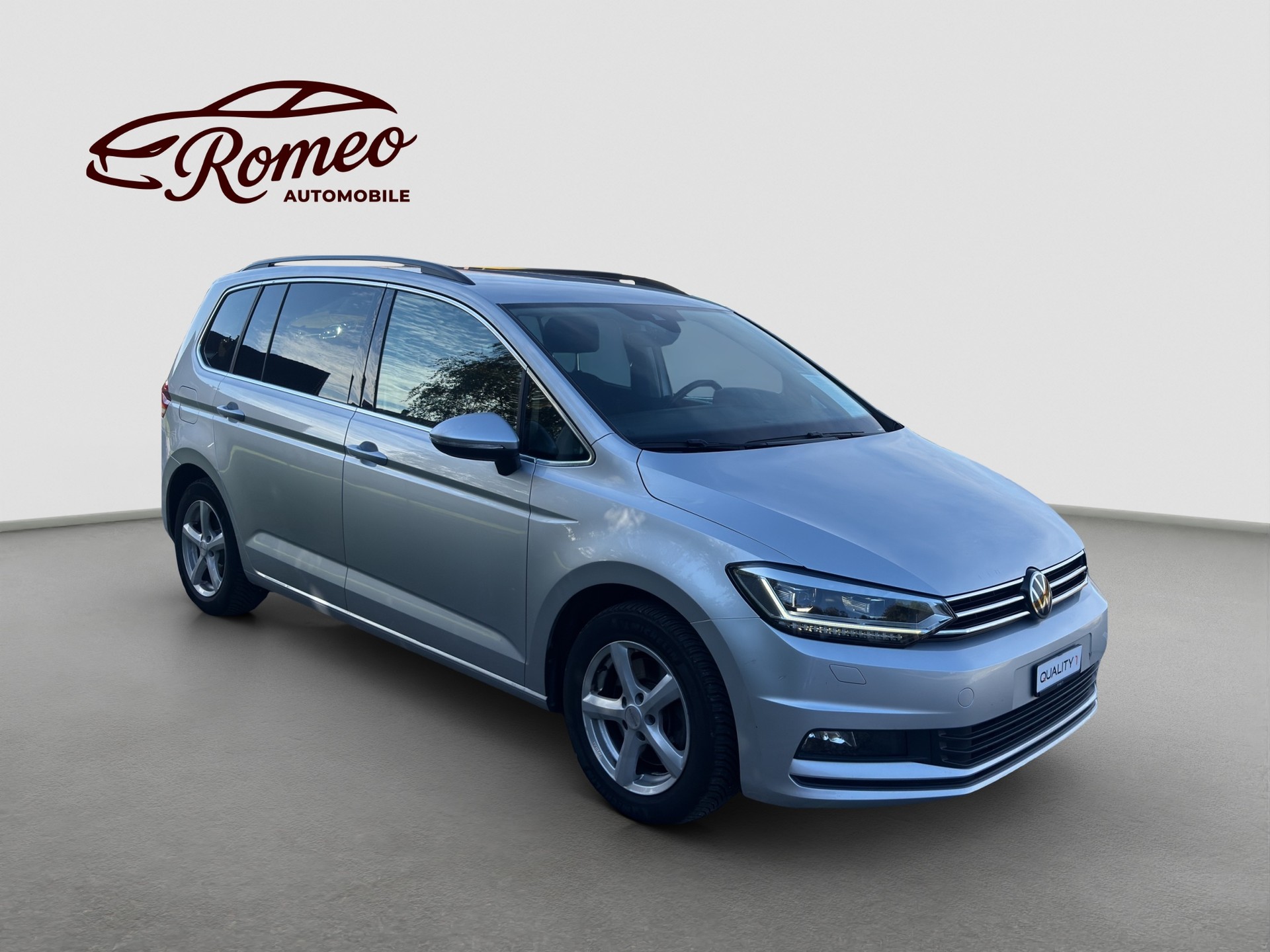 VW Touran 2.0 TDI BlueMotion Technology Comfortline DSG ** Frisch ab MFK und Service ** CH-Auto ** 1. Hand ** AHK ** Dachträger **-image-3