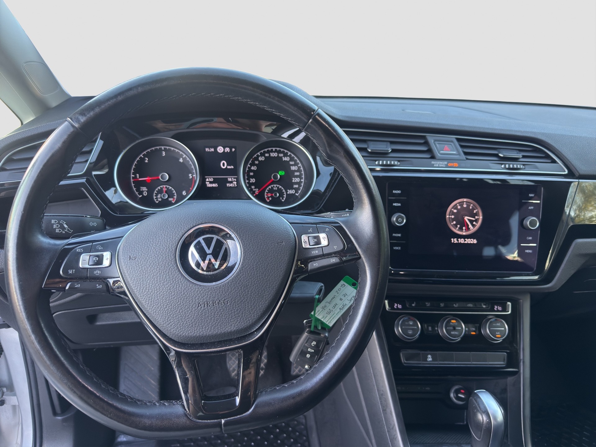 VW Touran 2.0 TDI BlueMotion Technology Comfortline DSG ** Frisch ab MFK und Service ** CH-Auto ** 1. Hand ** AHK ** Dachträger **-image-9
