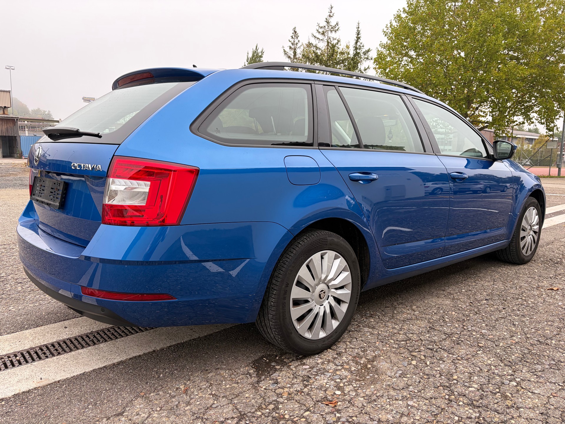 SKODA Octavia Combi 1.5 TSI Ambition DSG-image-3