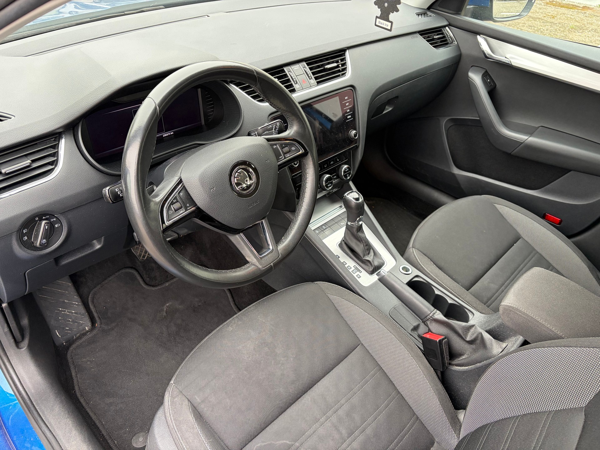 SKODA Octavia Combi 1.5 TSI Ambition DSG-image-5