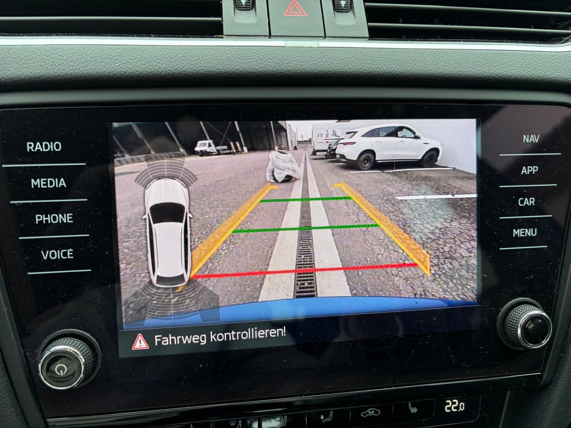 SKODA Octavia Combi 1.5 TSI Ambition DSG-image-9