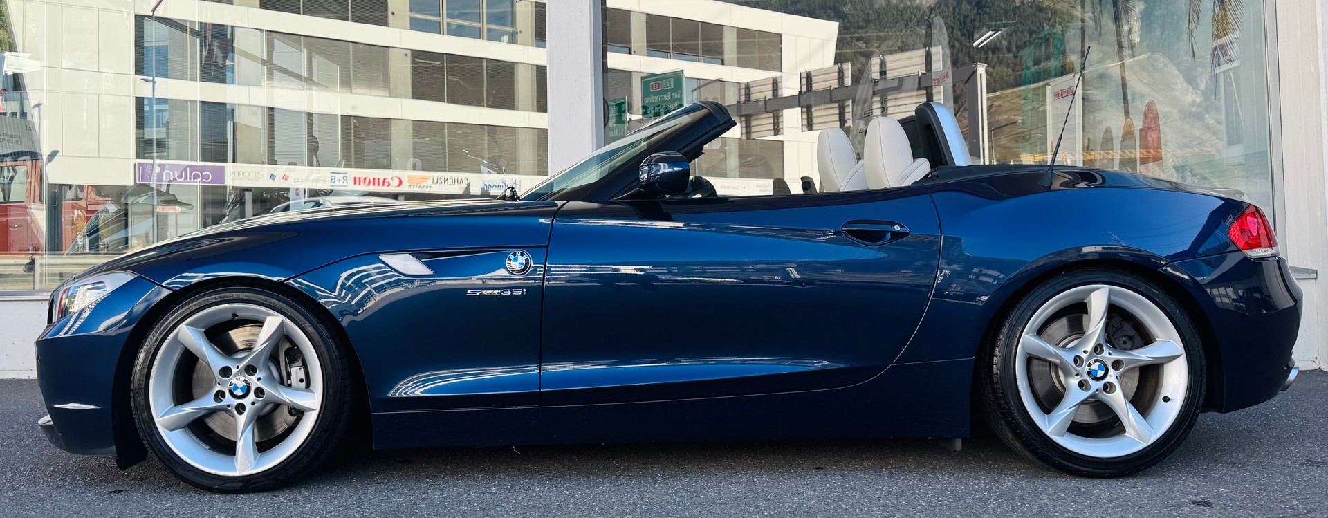 BMW Z4 sDrive35i DKG-image-2
