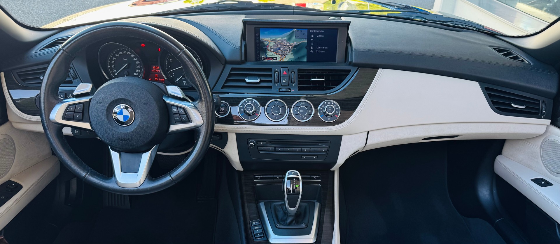 BMW Z4 sDrive35i DKG-image-11