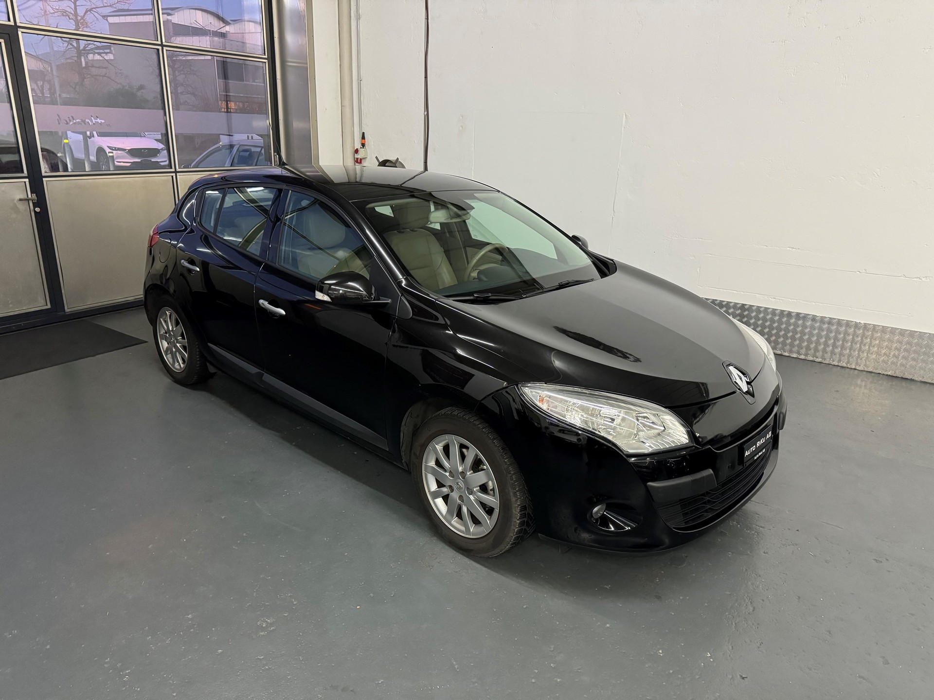 RENAULT Mégane 2.0 16V Privilège CVT-image-0