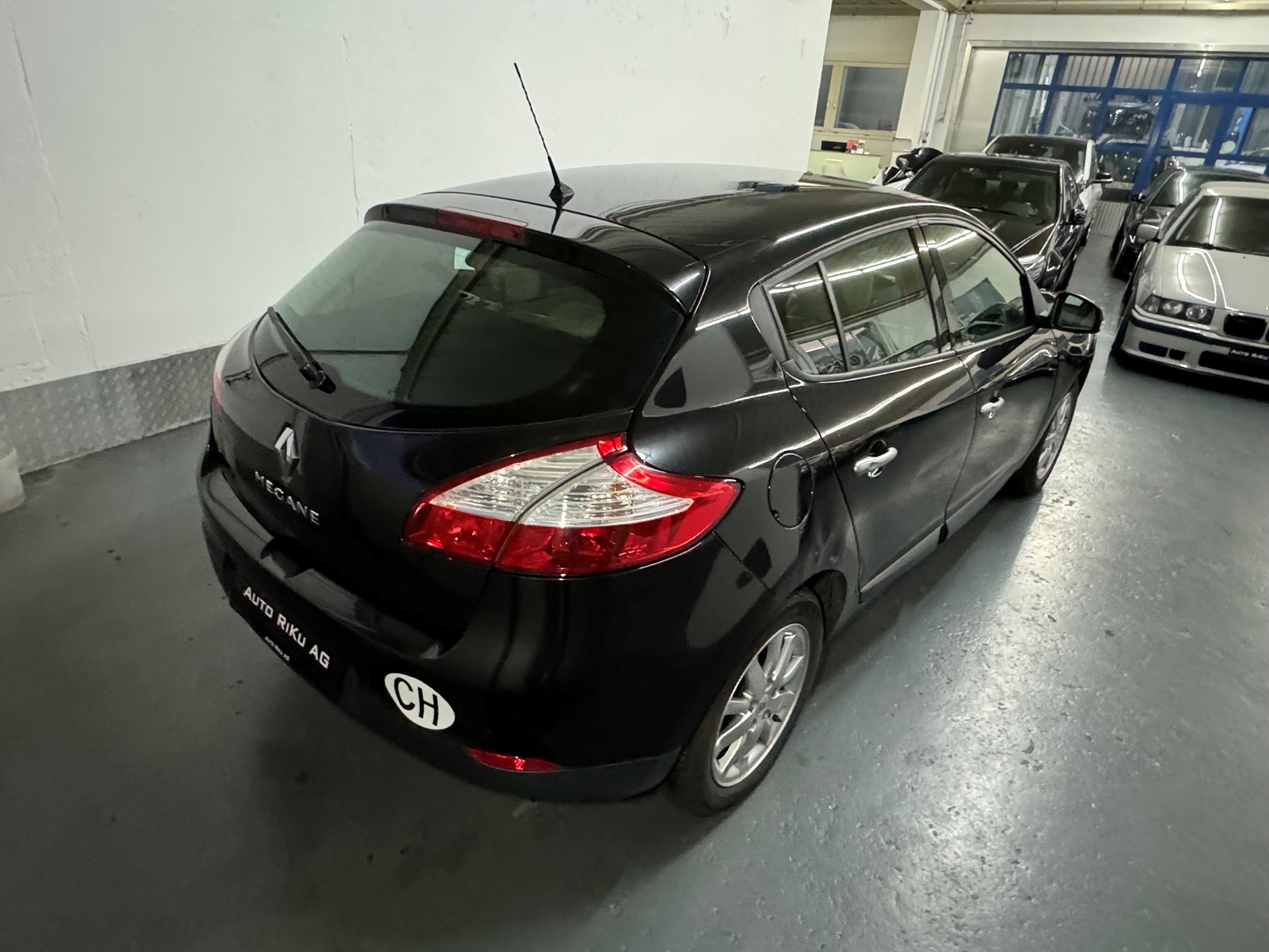 RENAULT Mégane 2.0 16V Privilège CVT-image-6