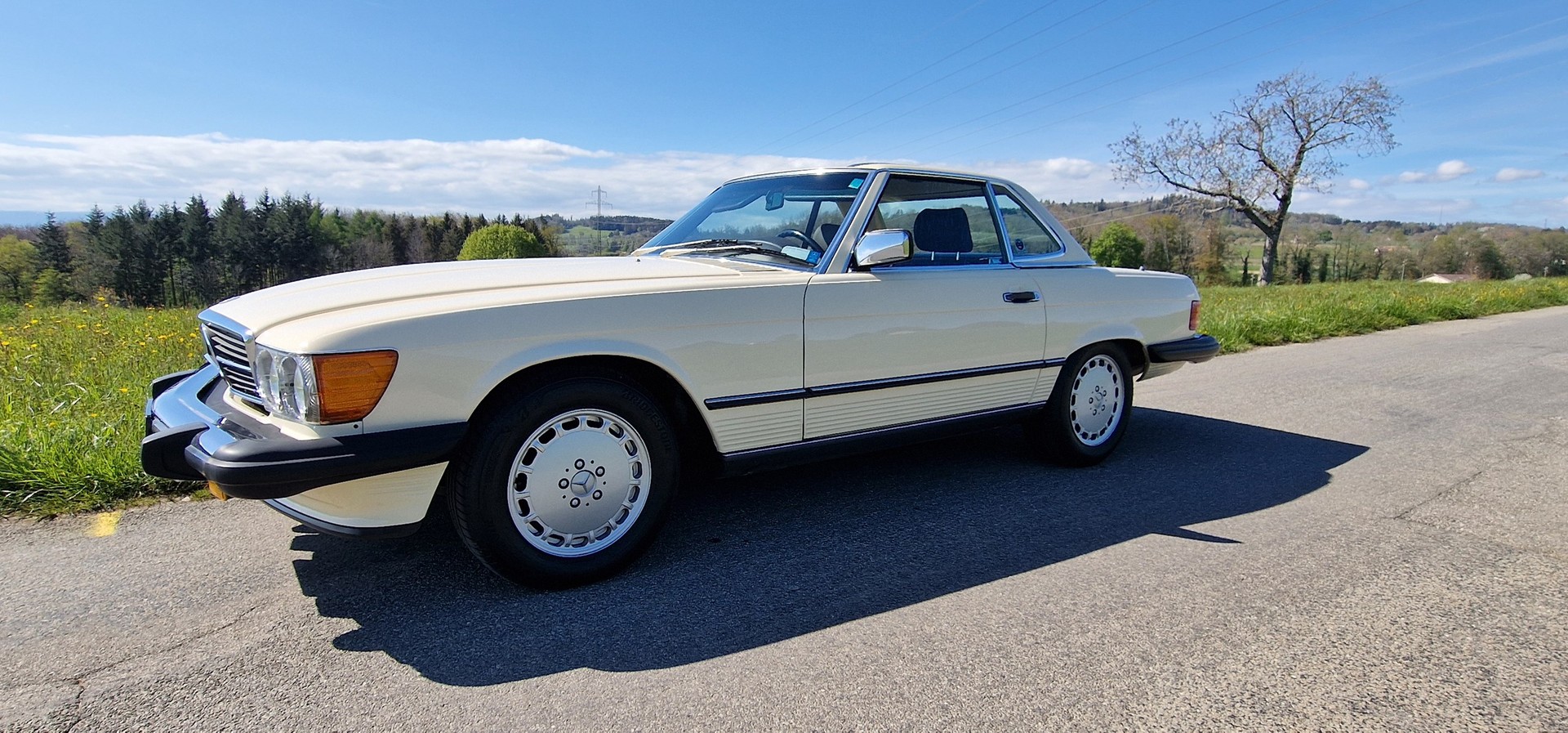 MERCEDES-BENZ 560 SL-image-0