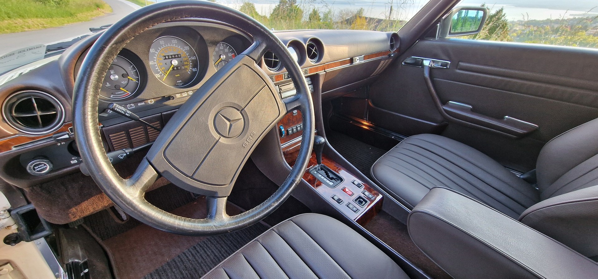 MERCEDES-BENZ 560 SL-image-2